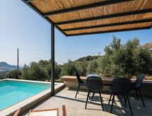 Neu gebaute Villa mit privatem Pool und Grillplatz