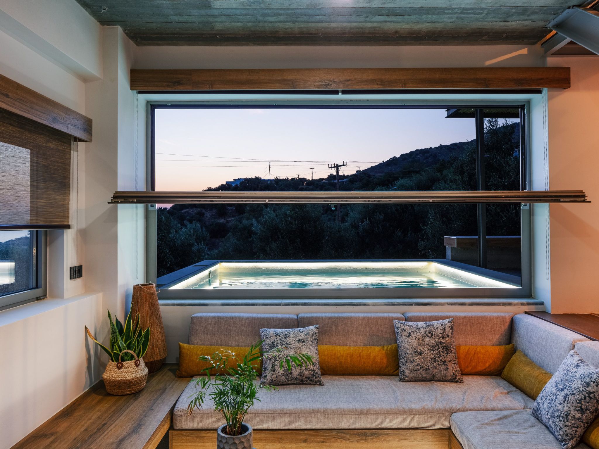 Neu gebaute Villa mit privatem Pool und Grillplatz-Inside