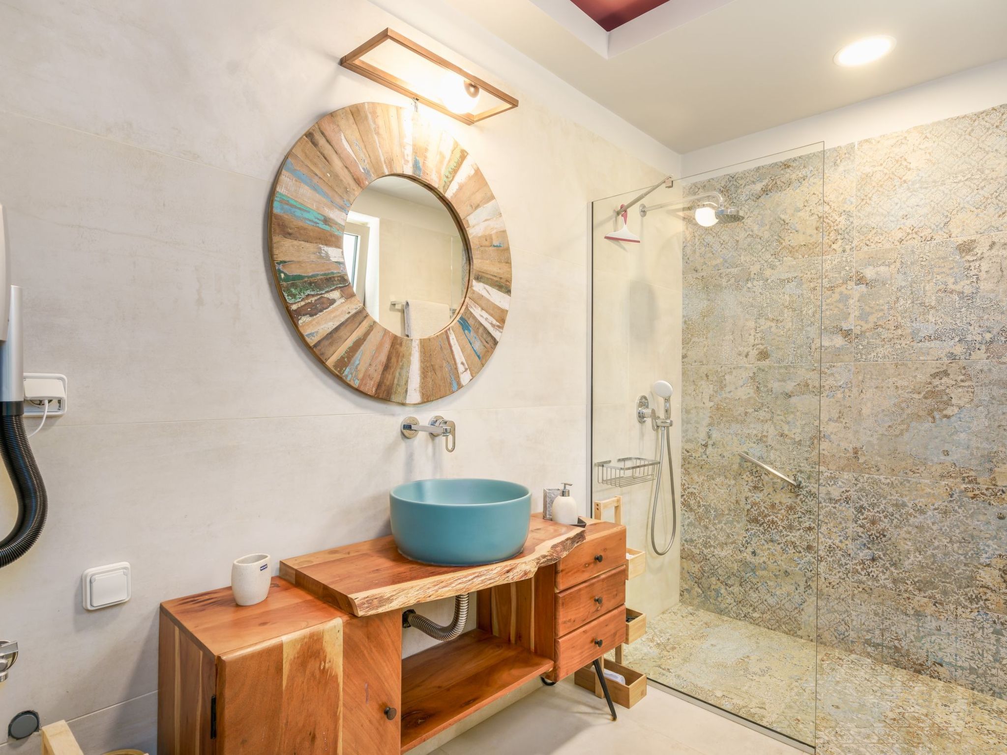 "Minoiko" mit Balkon-Drinnen