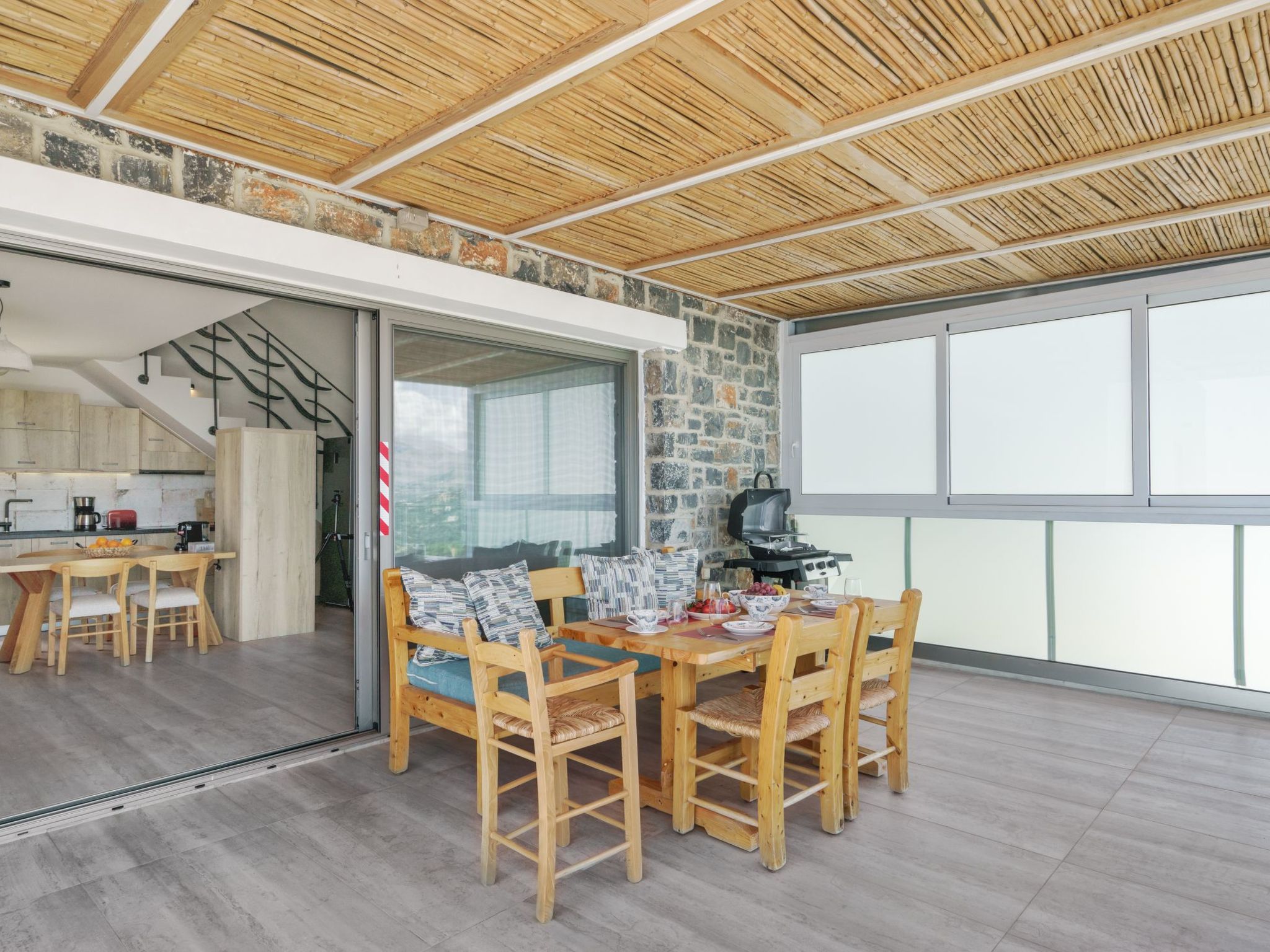 "Minoiko" mit Balkon-Drinnen