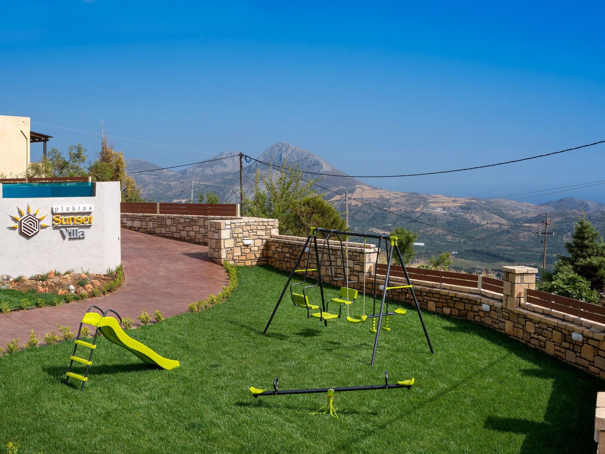 Villa Privater Pool Jacuzzi BBQ Kinderbereich-Outside