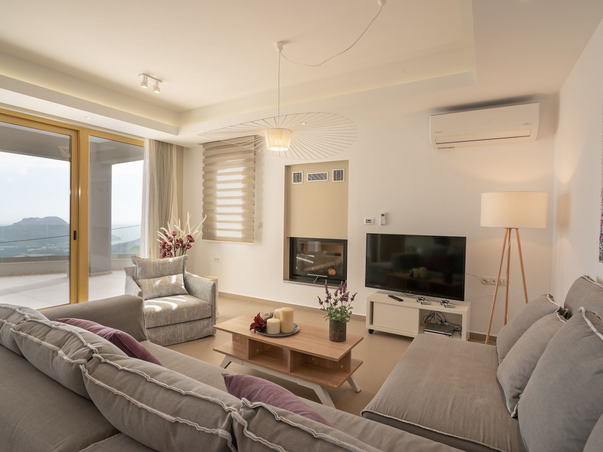 Villa Privater Pool Jacuzzi BBQ Kinderbereich-Inside