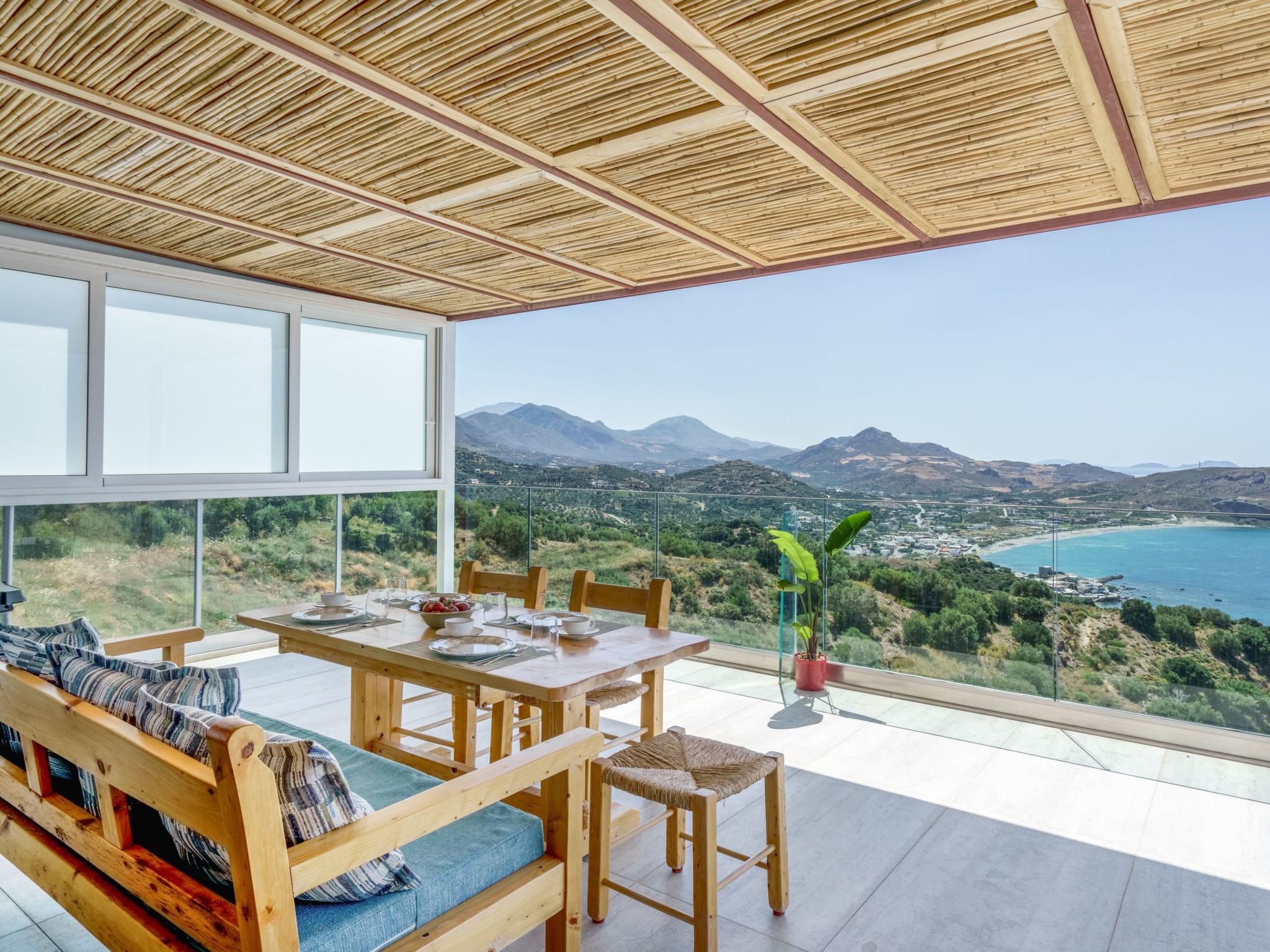 Neue Villa mit privatem Pool und BBQ, 2.5km zum Strand-Inside