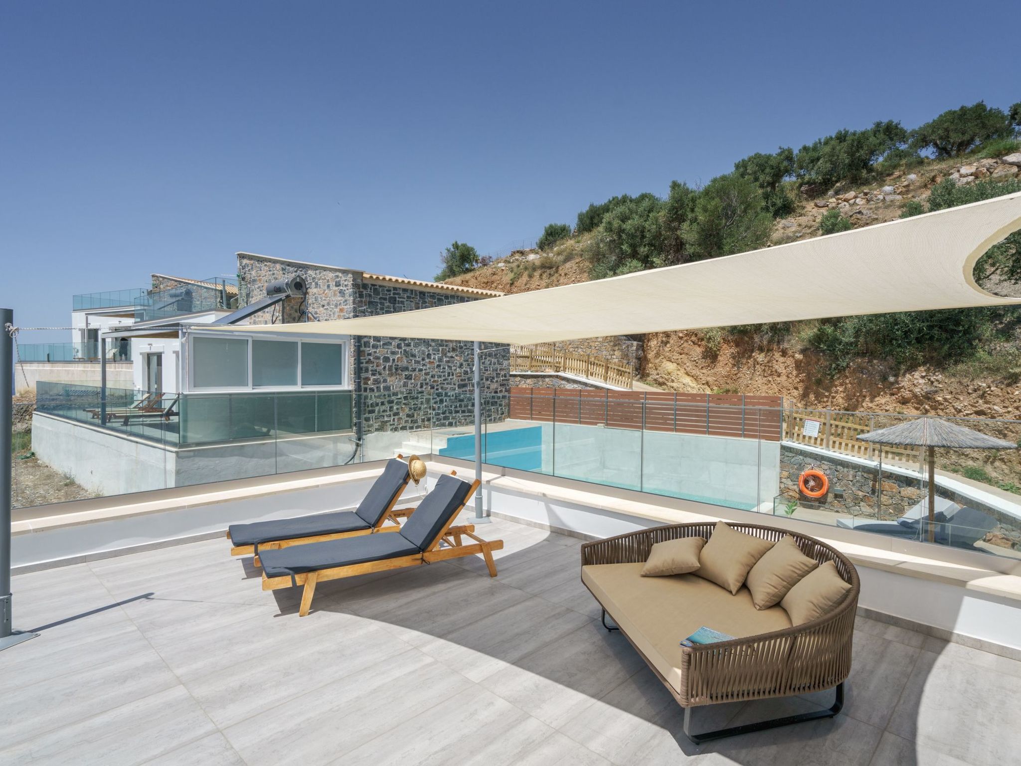 Neue Villa mit privatem Pool und BBQ, 2.5km zum Strand-Inside