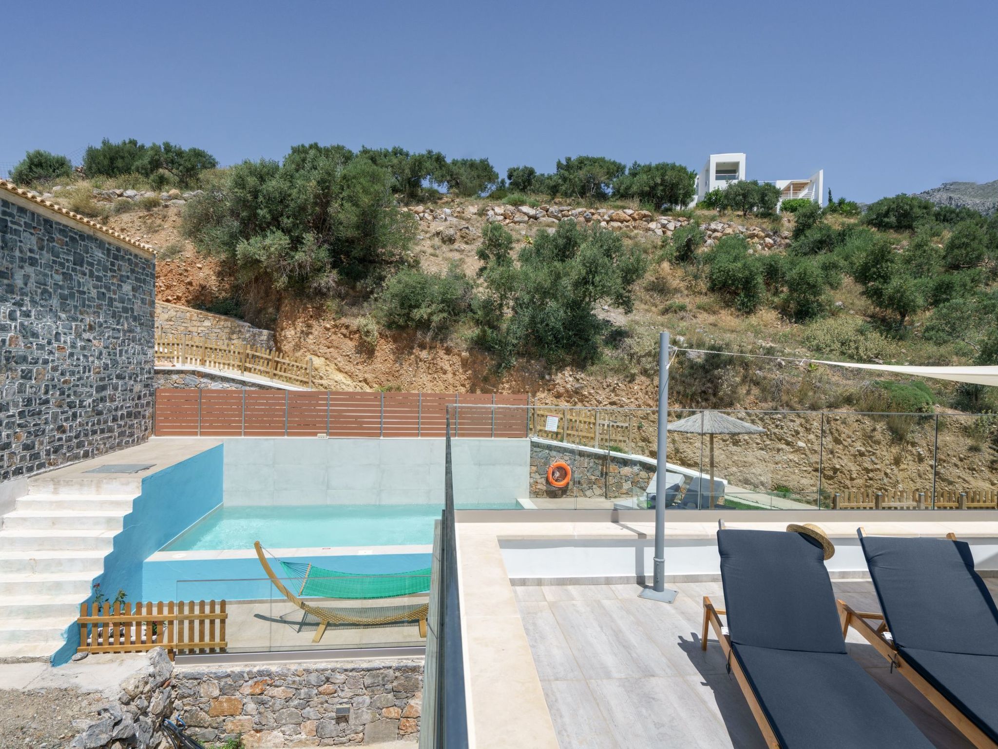 Neue Villa mit privatem Pool und BBQ, 2.5km zum Strand-Outside