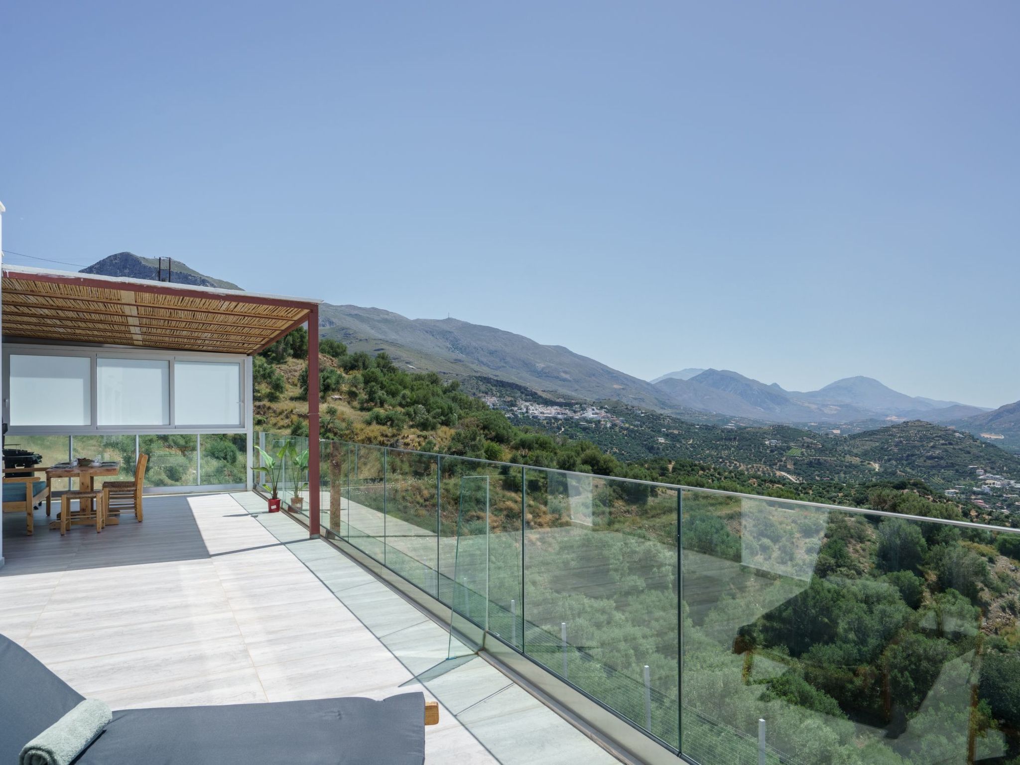 Neue Villa mit privatem Pool und BBQ, 2.5km zum Strand-Outside