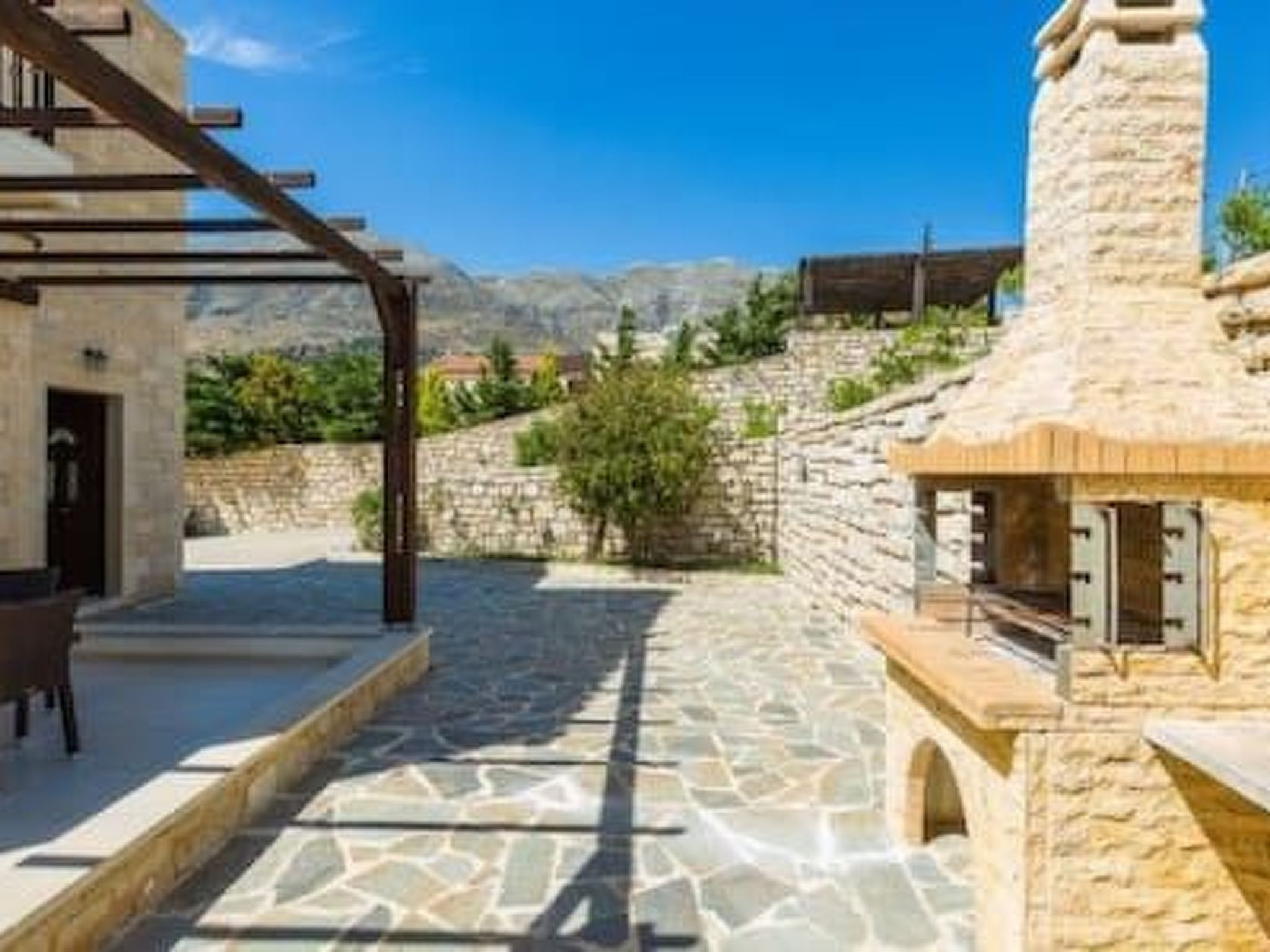 Villa Thalia-Outside