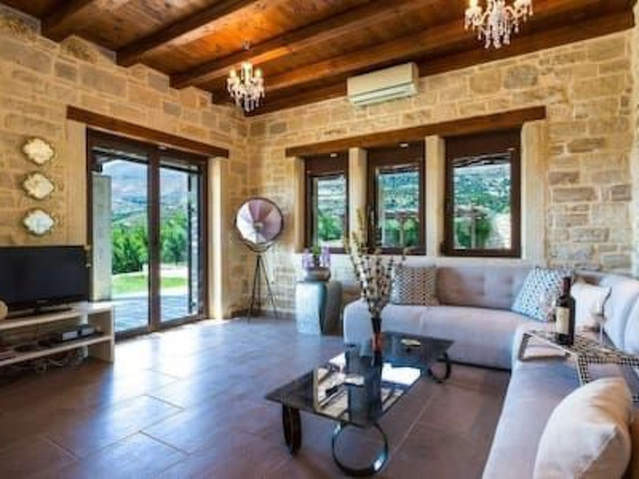 Villa Lefkogia-Inside