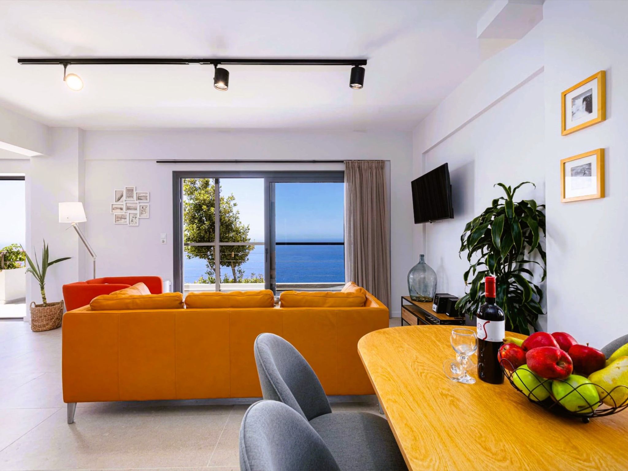 Luxuriöse "Villa Spyros" mit Meerblick-Drinnen