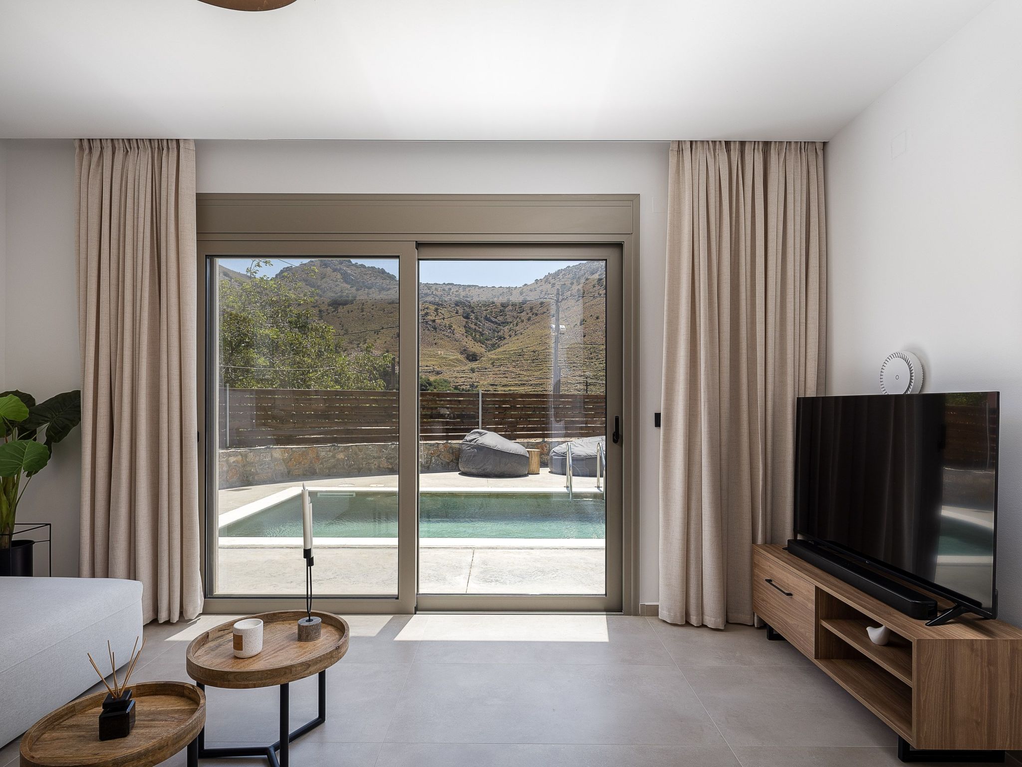 Imbros Villa lll -''Gratis''Beheizter Pool in den Bergen-Binnen