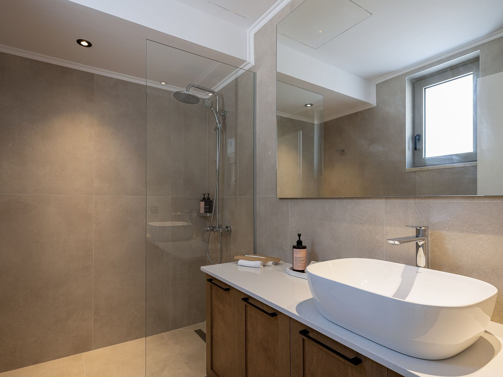 Imbros Villa lll -''Gratis''Beheizter Pool in den Bergen-Binnen