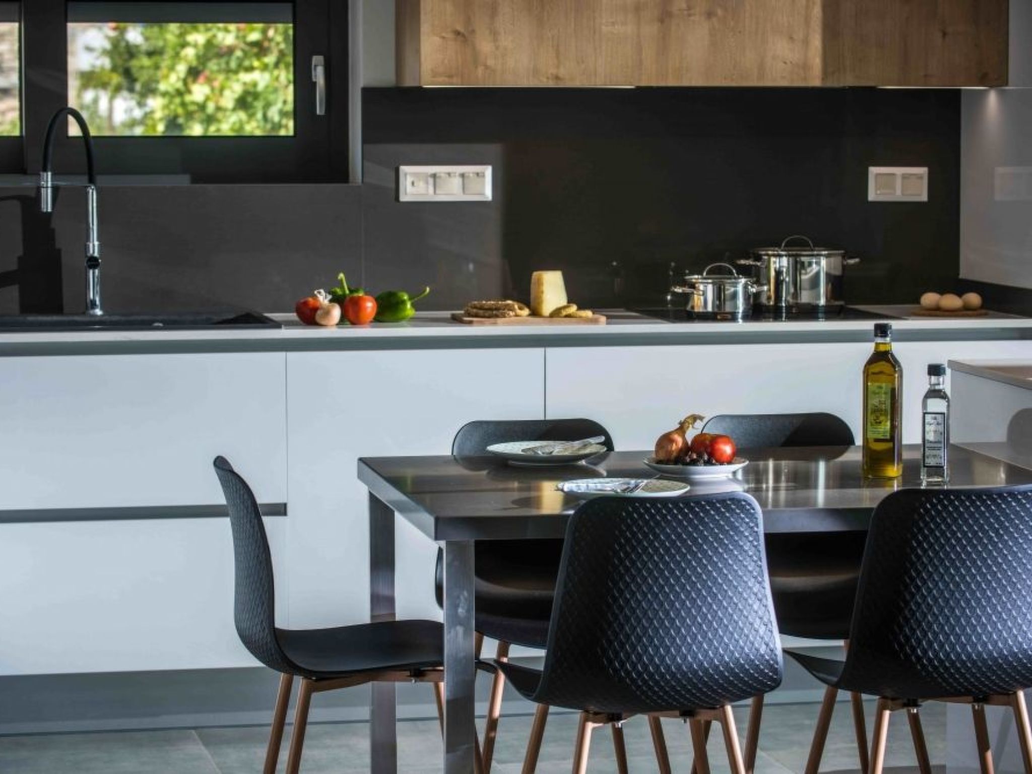 Pitsidia Hills-Image-tags.info