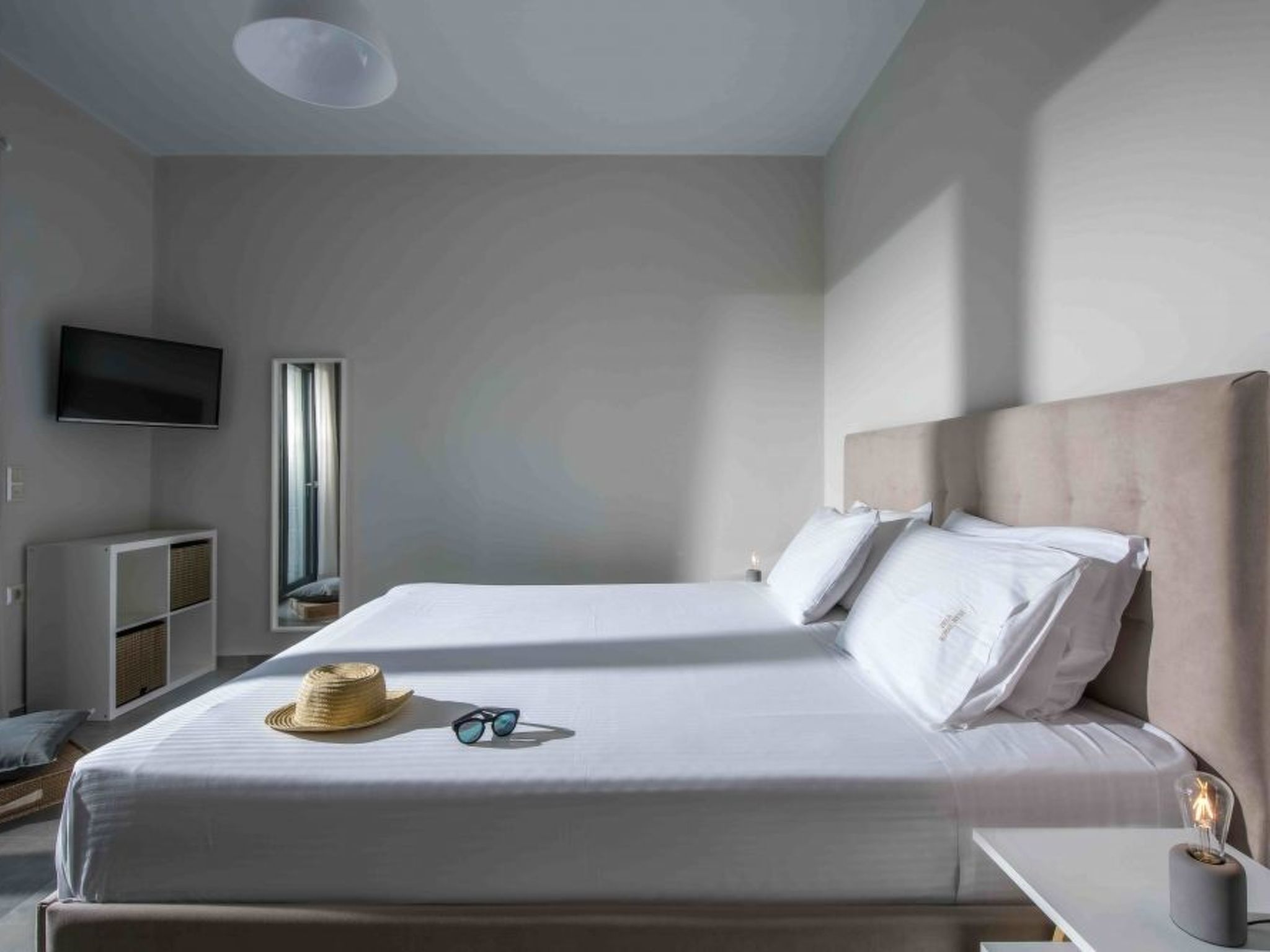 Pitsidia Hills-Image-tags.info