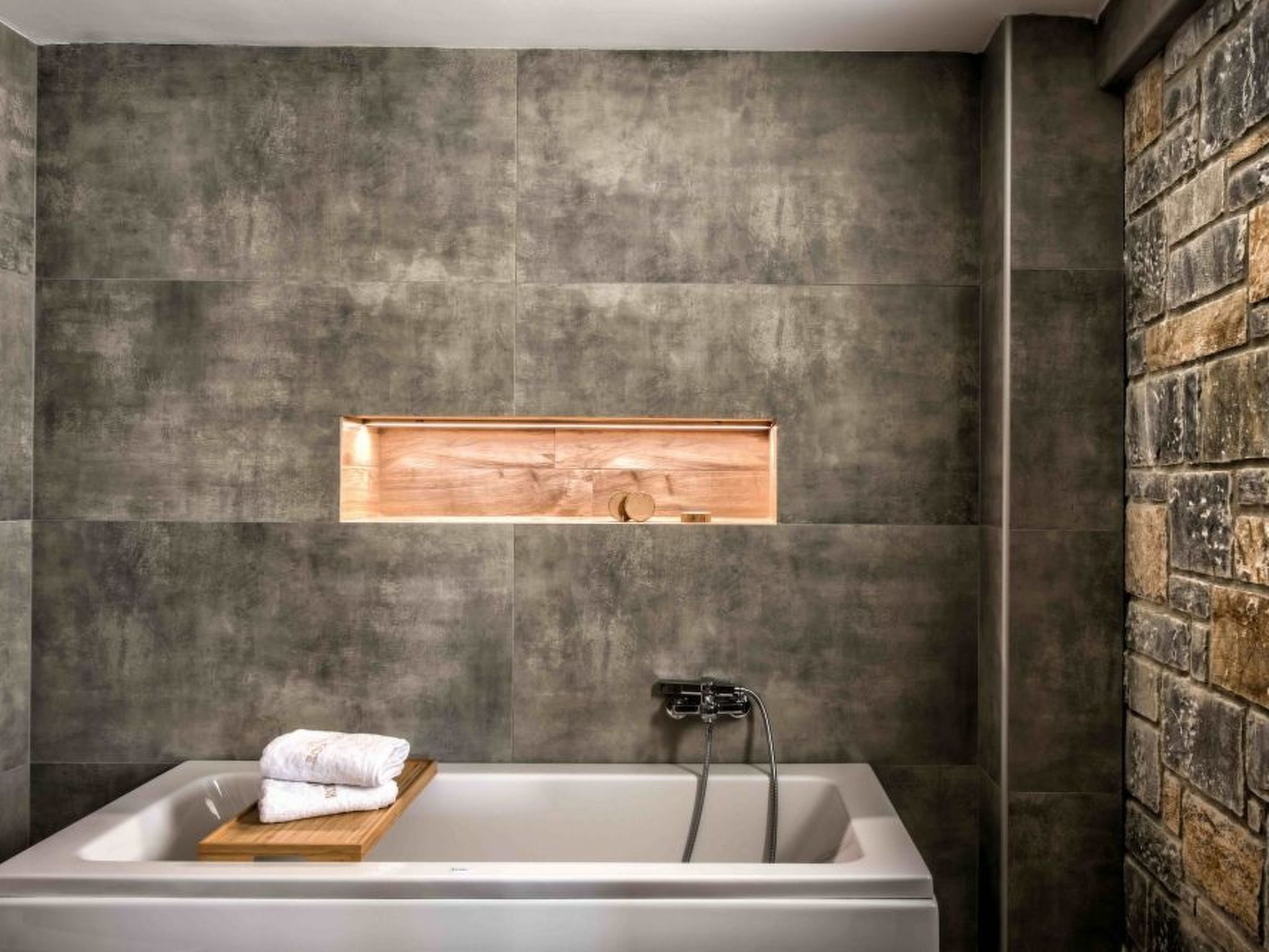 Pitsidia Hills-Image-tags.info