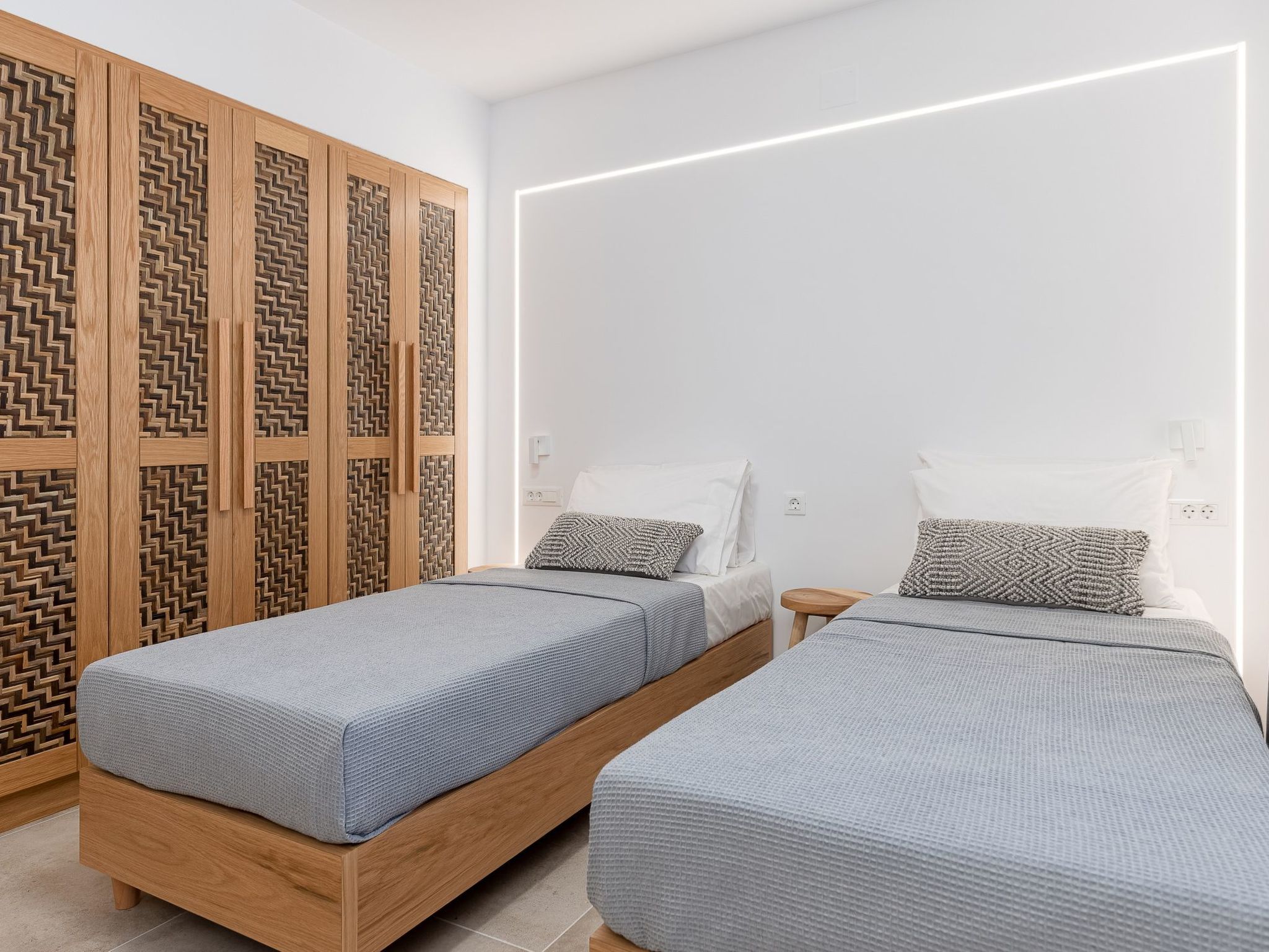 Calma-Image-tags.info