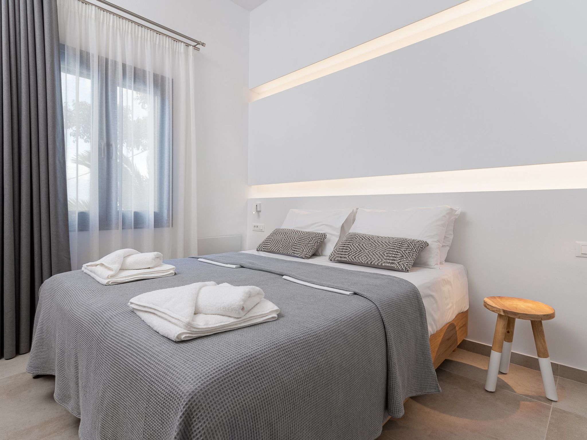 Calma-Image-tags.info