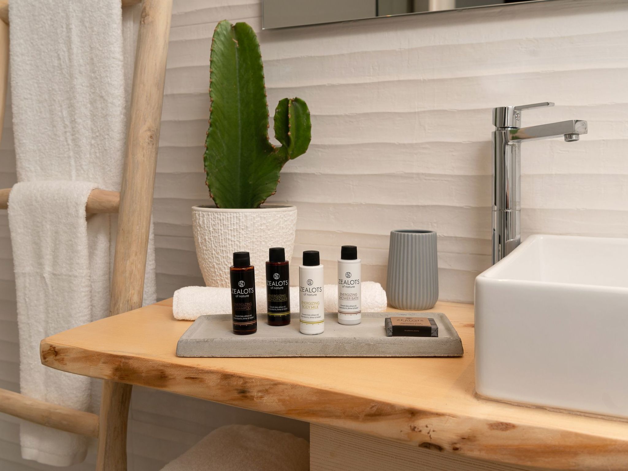 Calma-Image-tags.info