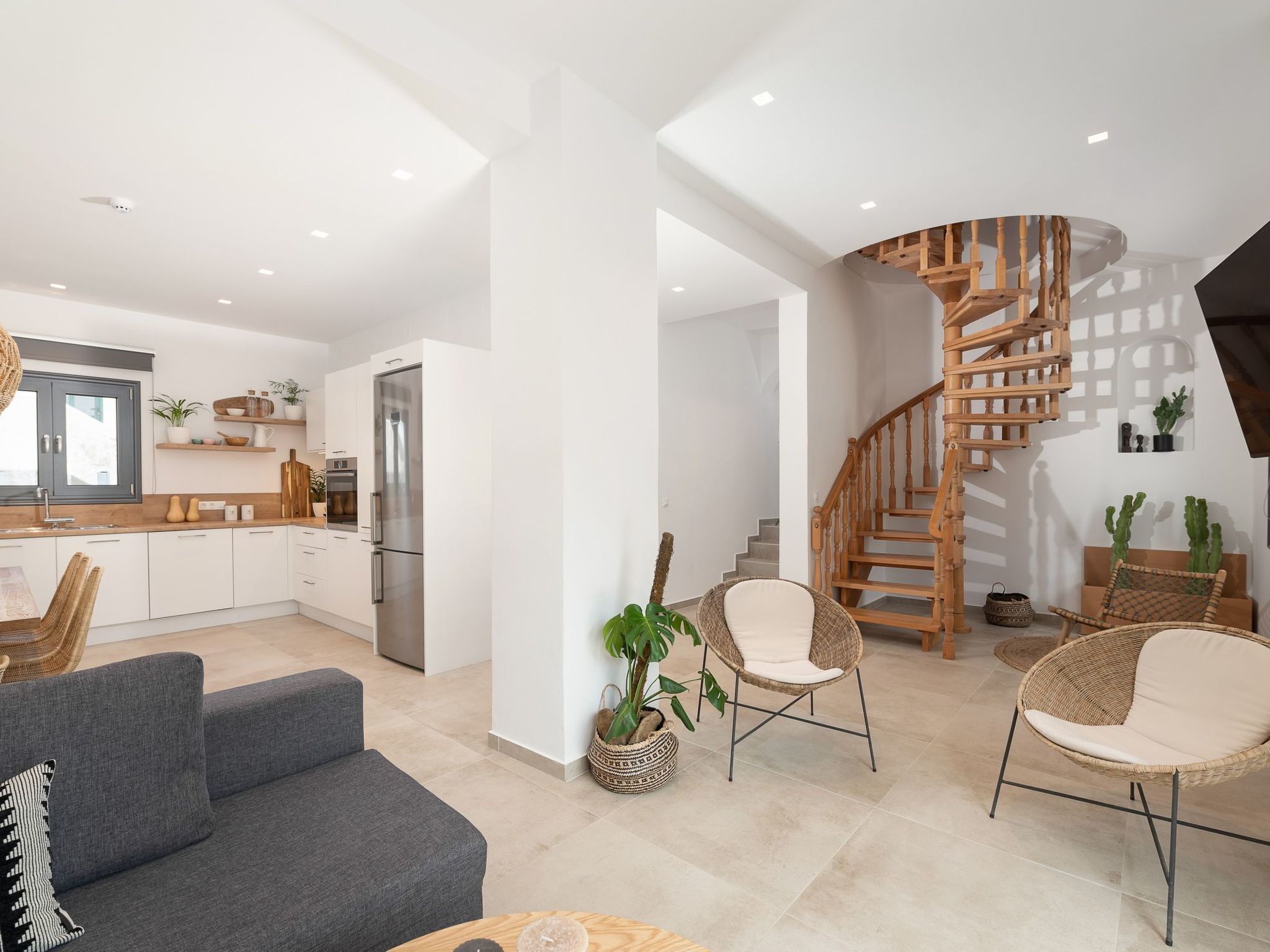 Calma-Image-tags.info