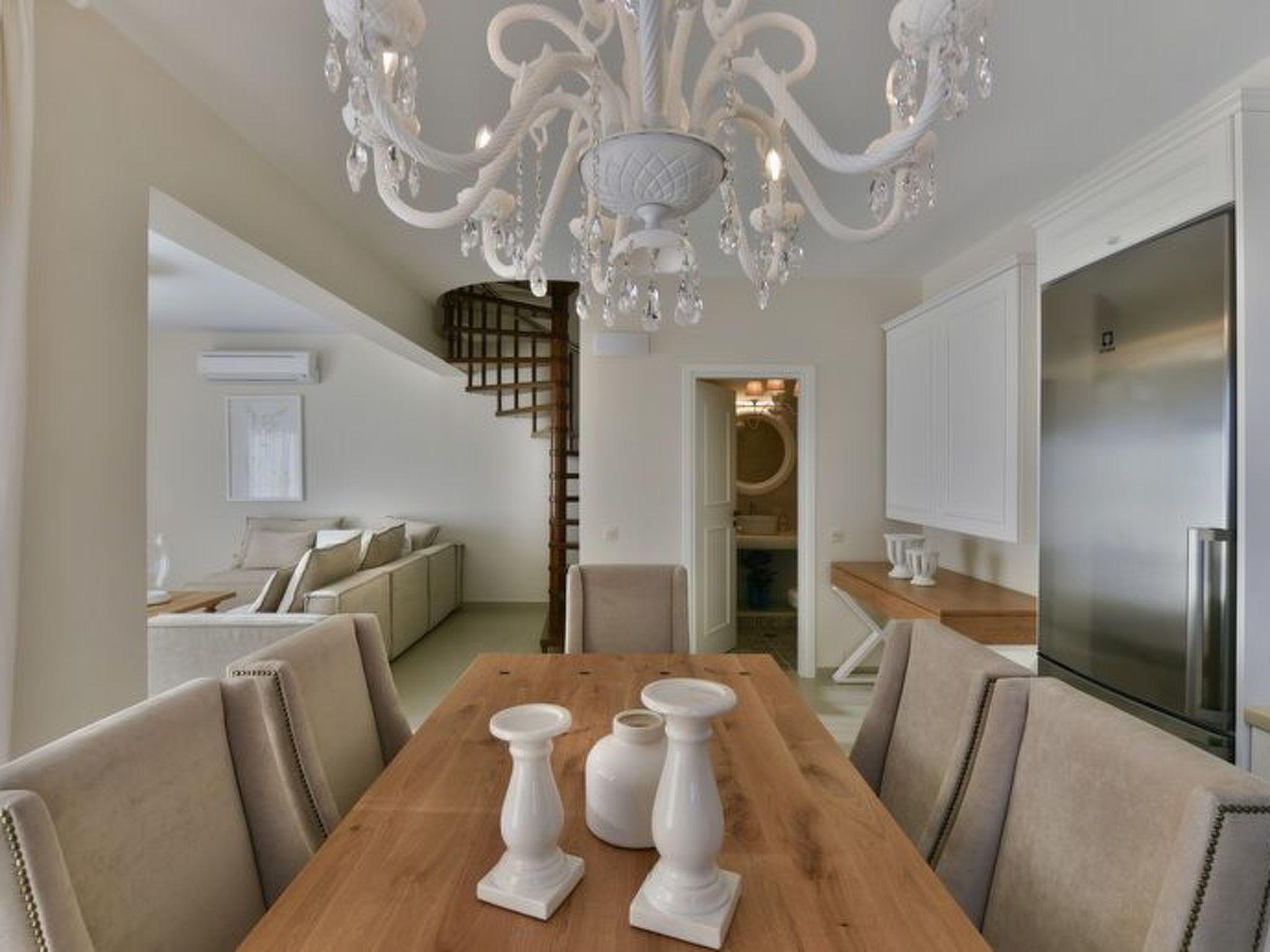 Delfini Villa-Drinnen