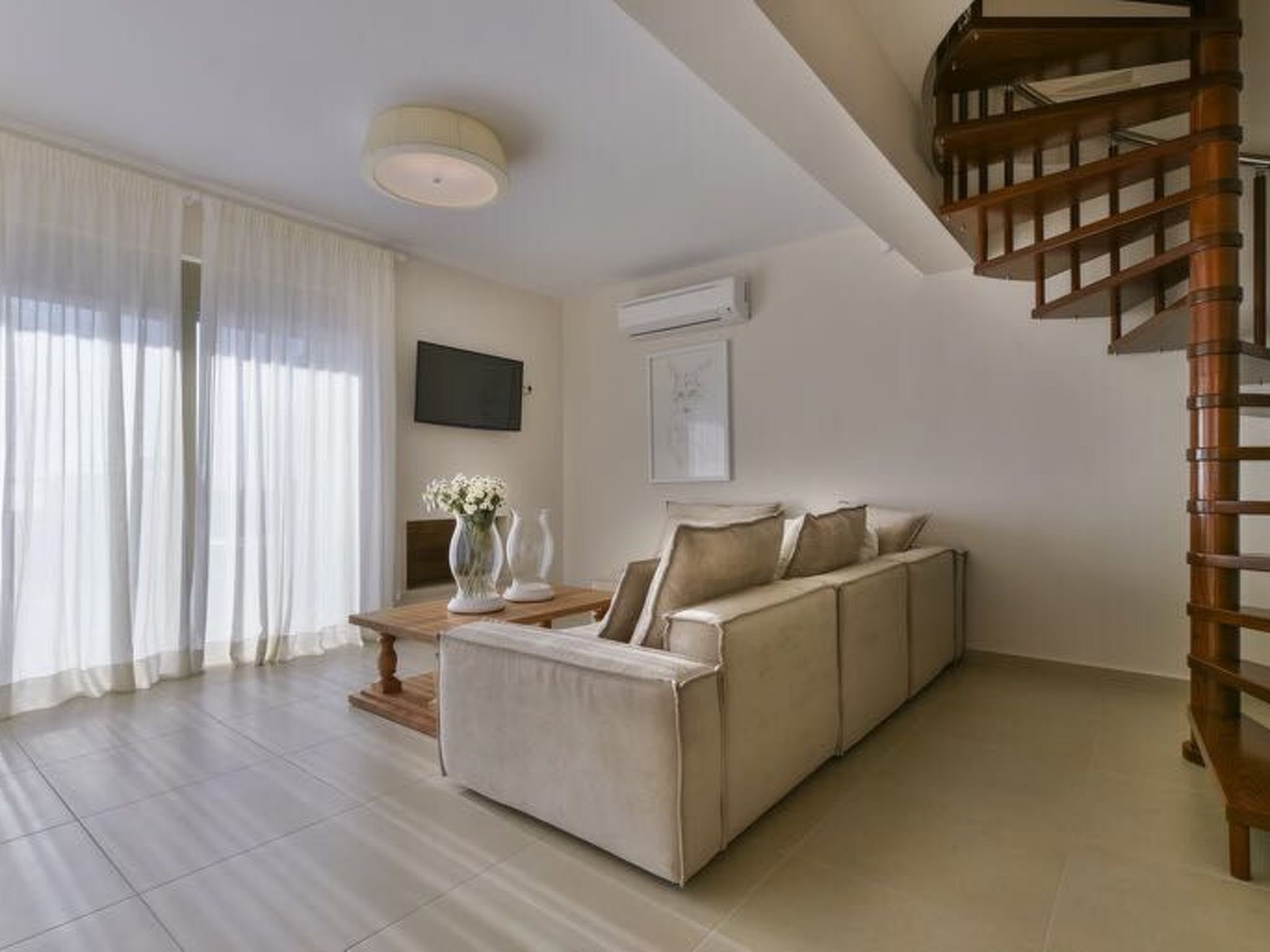 Delfini Villa-Image-tags.info