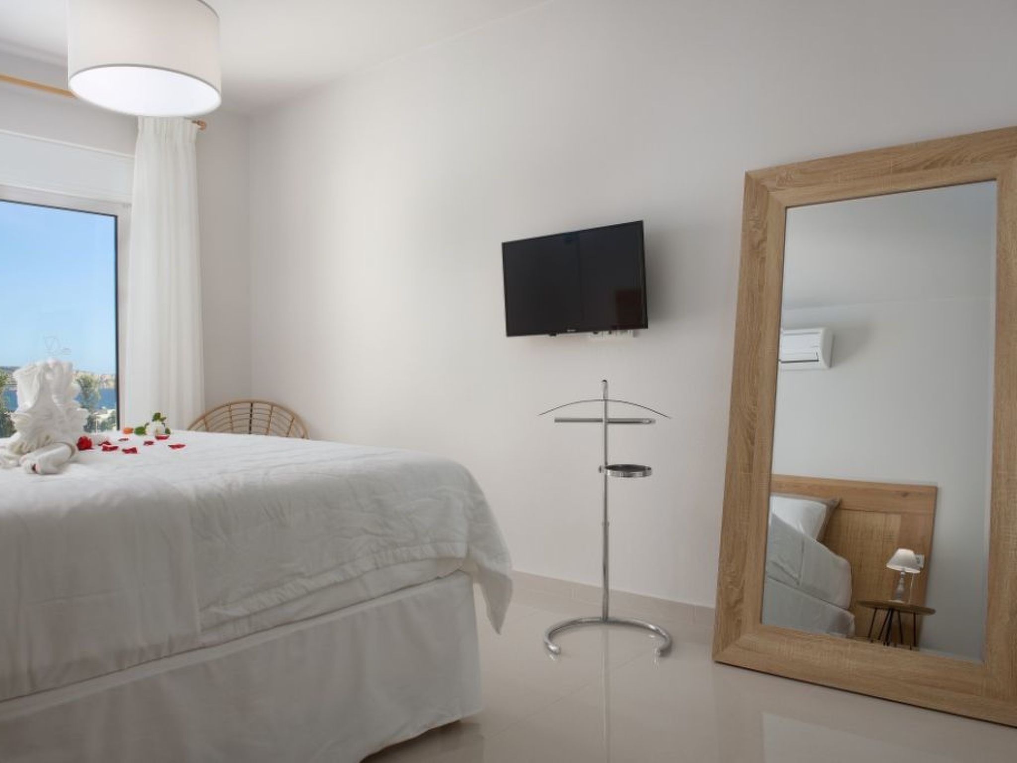 Delfini4-Image-tags.info