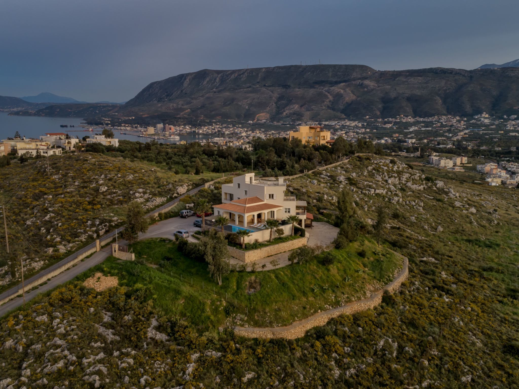 Karmilos Hill Villa - absolute Privatsphäre