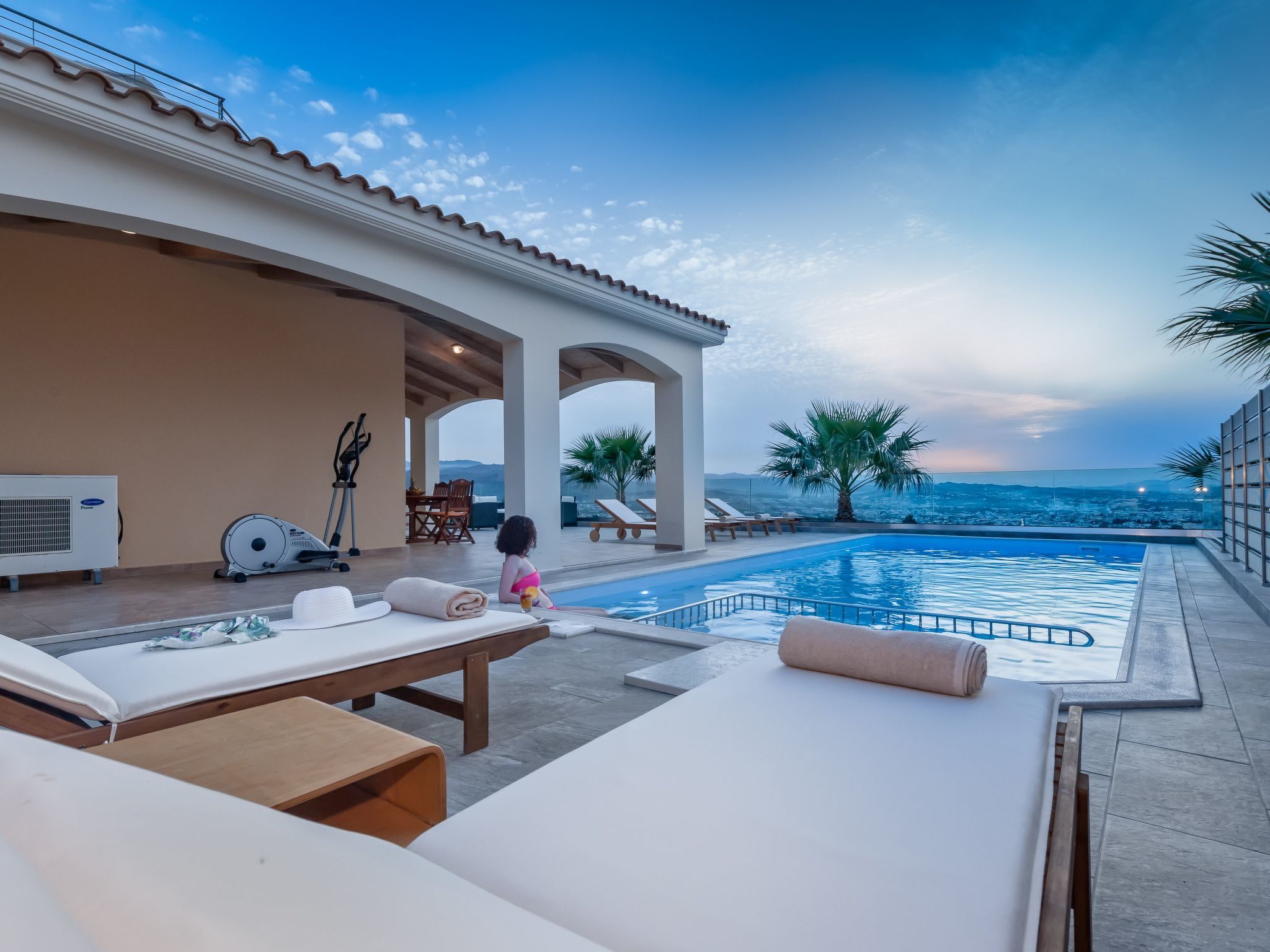 Karmilos Hill Villa - absolute Privatsphäre-Dehors