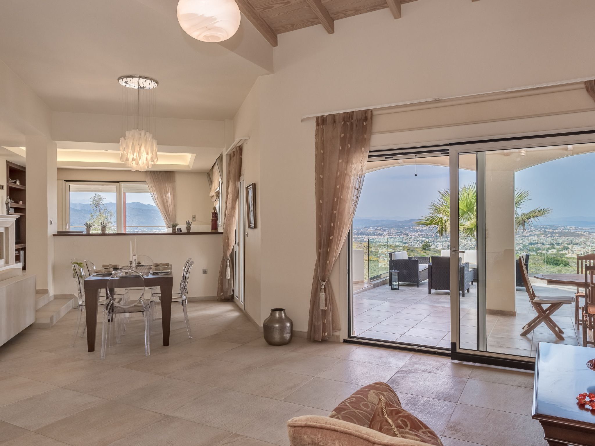 Karmilos Hill Villa - absolute Privatsphäre-Dedans