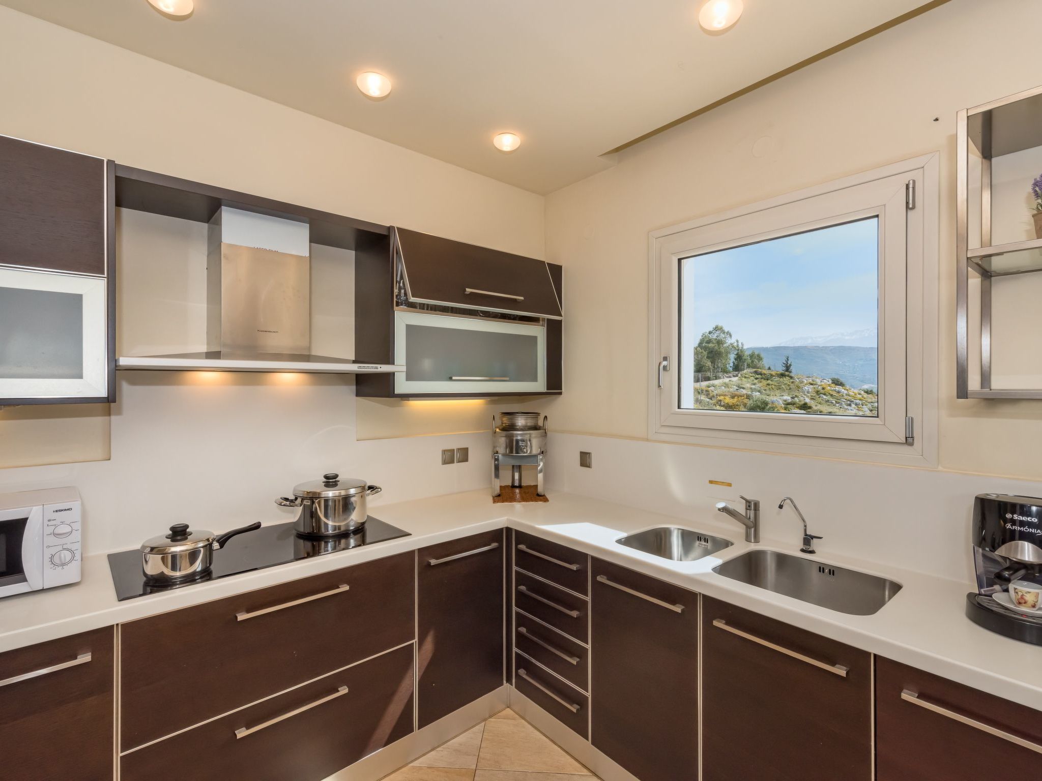 Karmilos Hill Villa - absolute Privatsphäre-Dedans