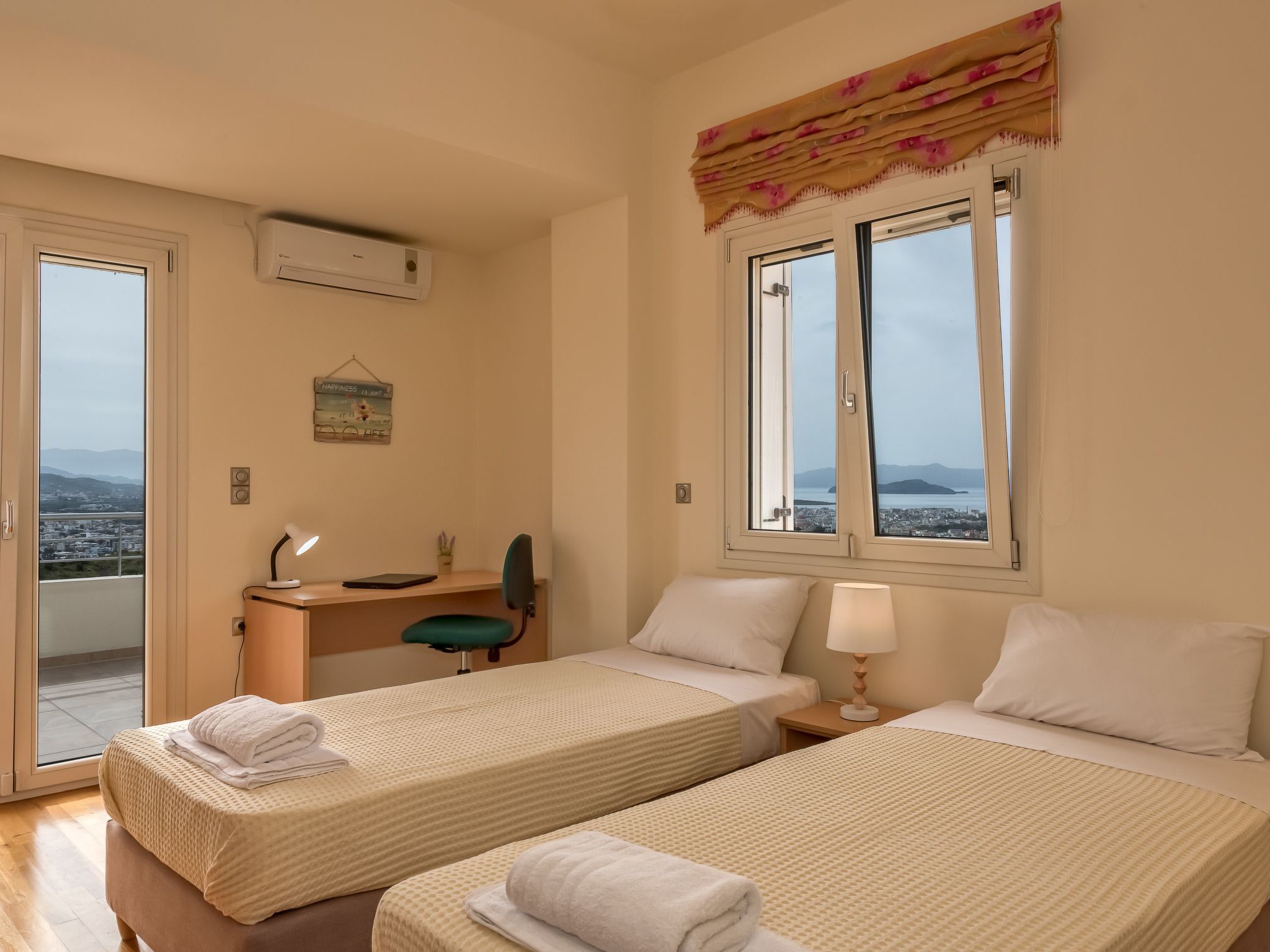 Karmilos Hill Villa - absolute Privatsphäre-Dedans