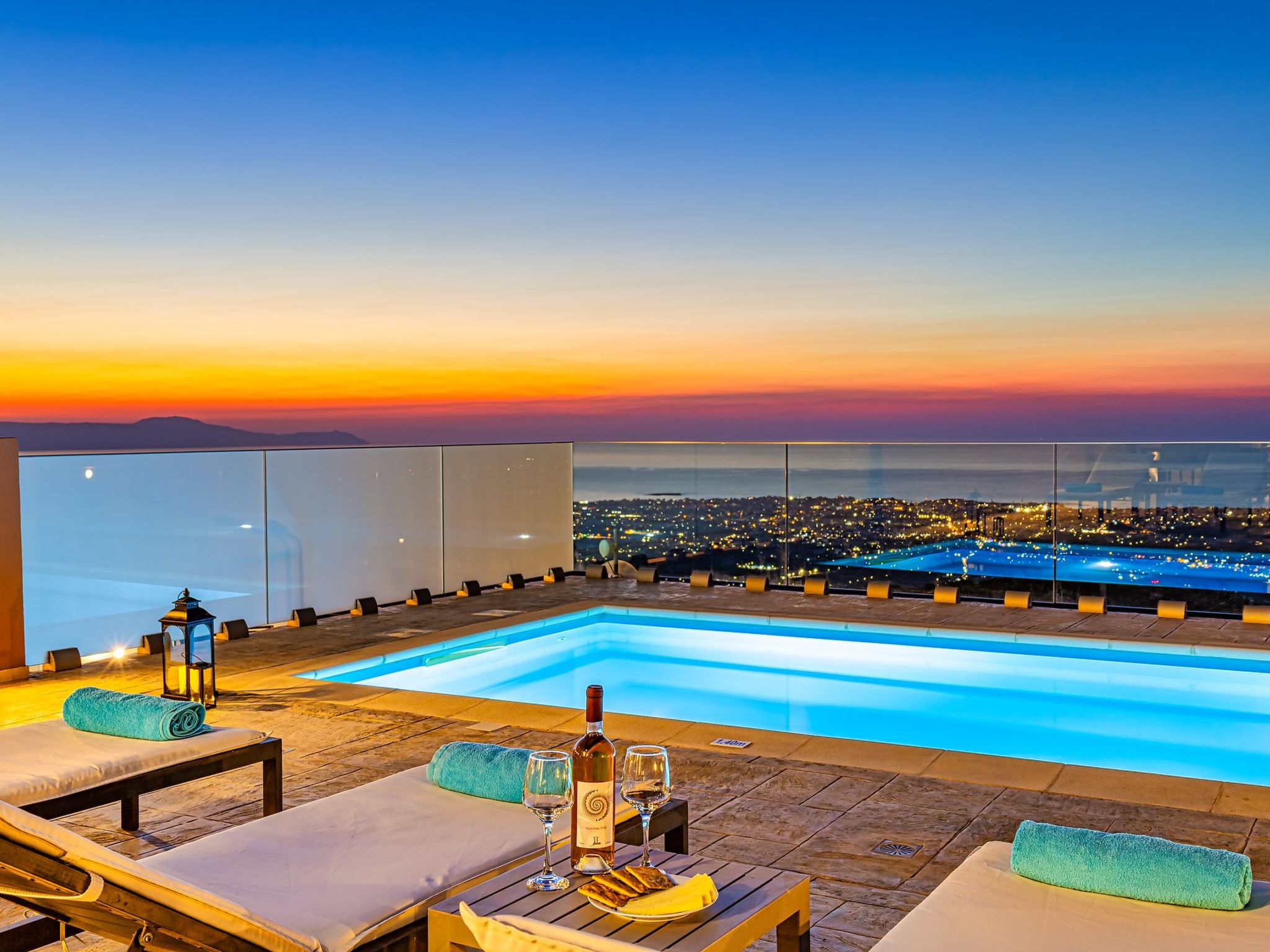 "Villa Nektar" mit privatem Pool-Dedans