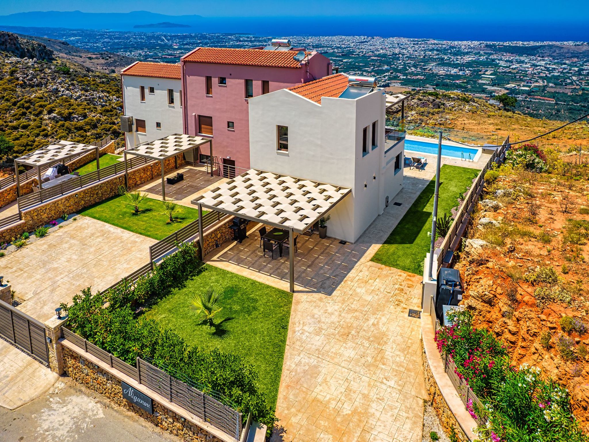 "Villa Nektar" mit privatem Pool-Dehors