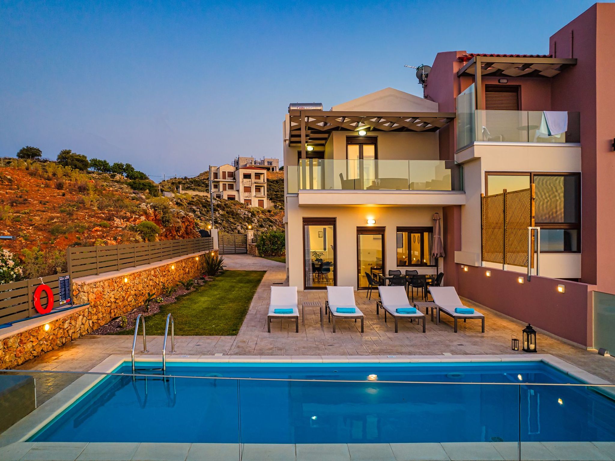 "Villa Nektar" mit privatem Pool-Dehors