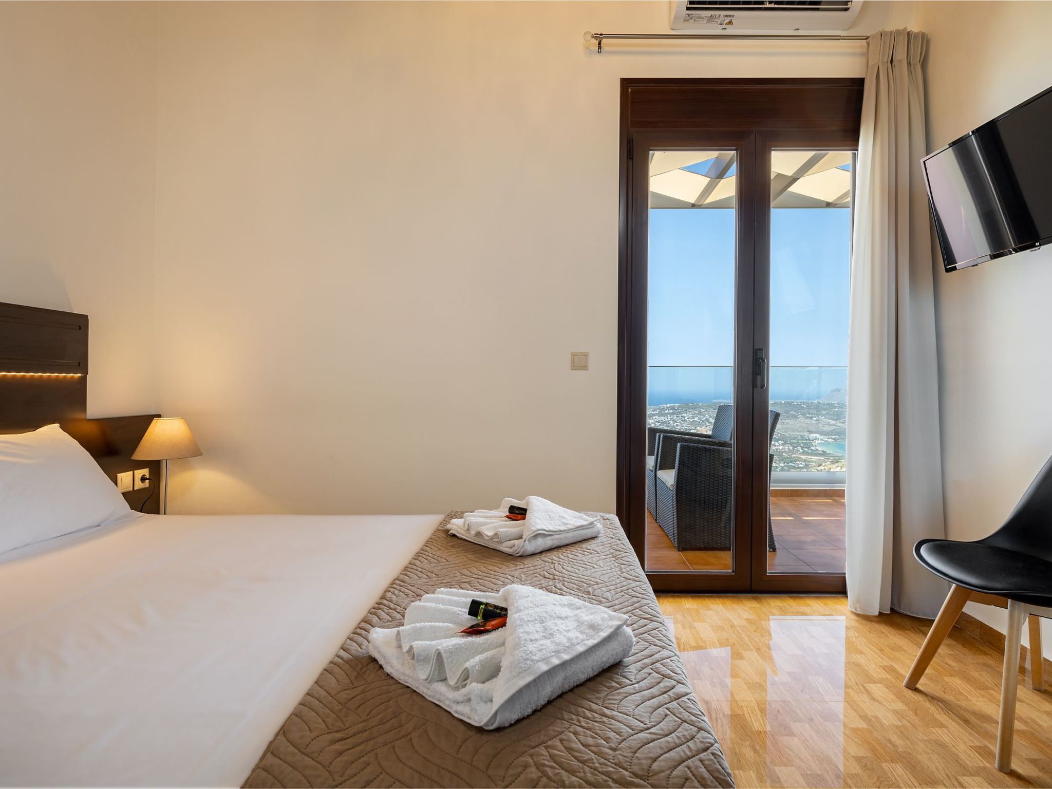 "Villa Nektar" mit privatem Pool-Dedans