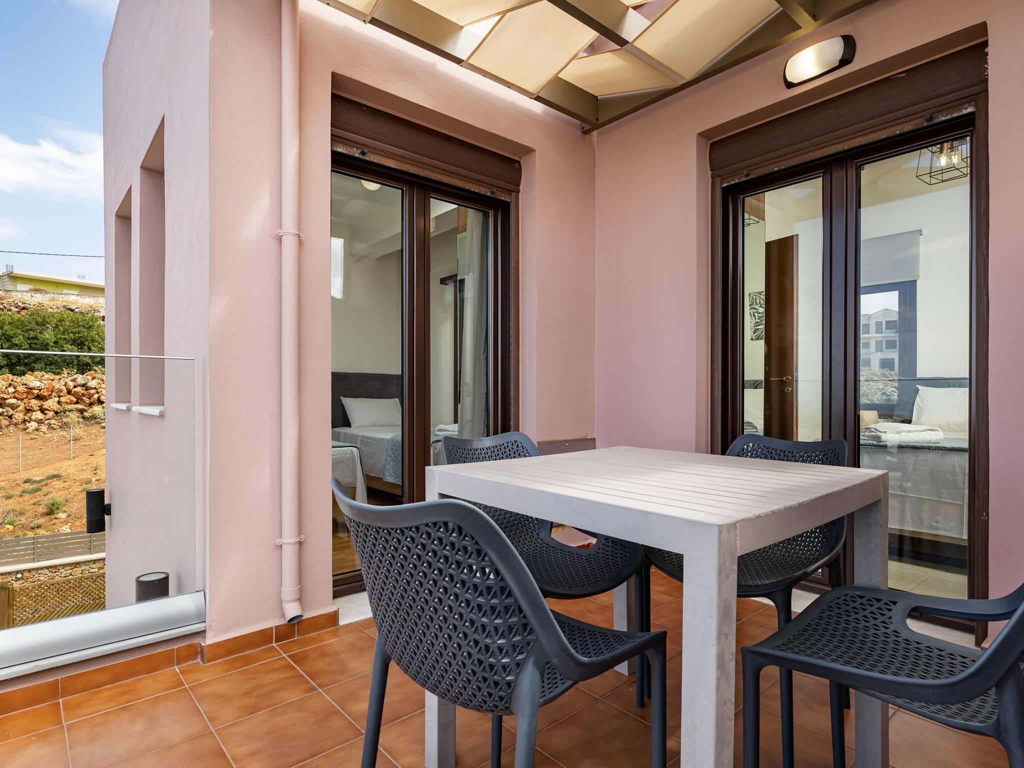 "Villa Mari" mit privatem Pool-Drinnen