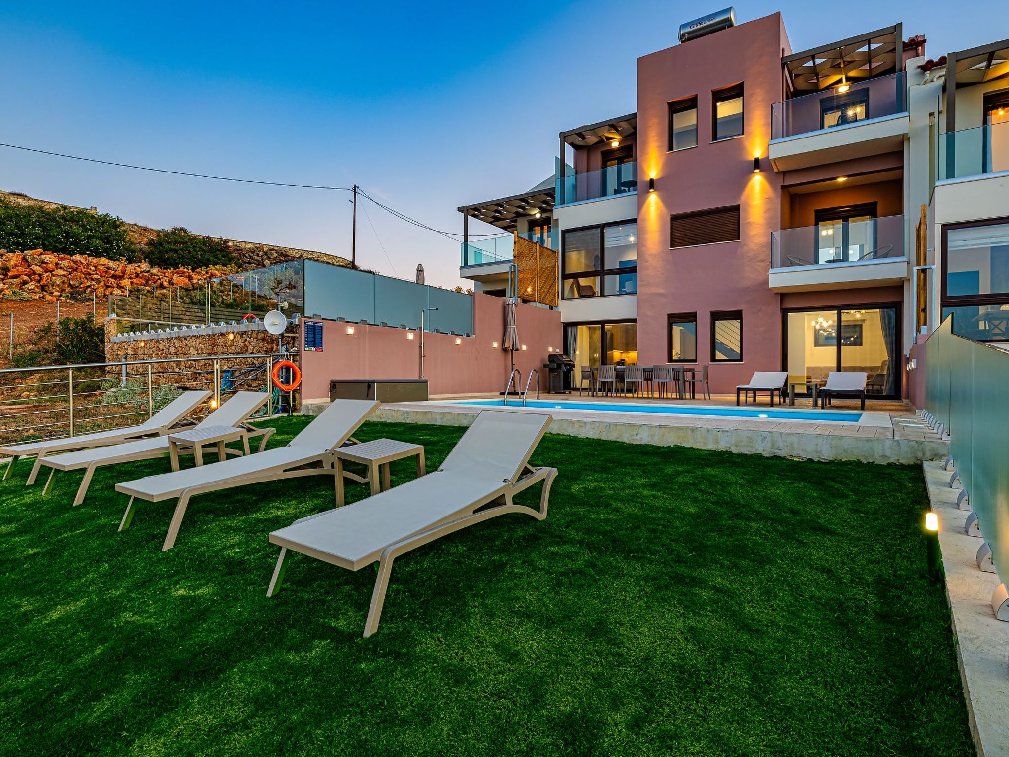 "Villa Mari" mit privatem Pool-Draußen