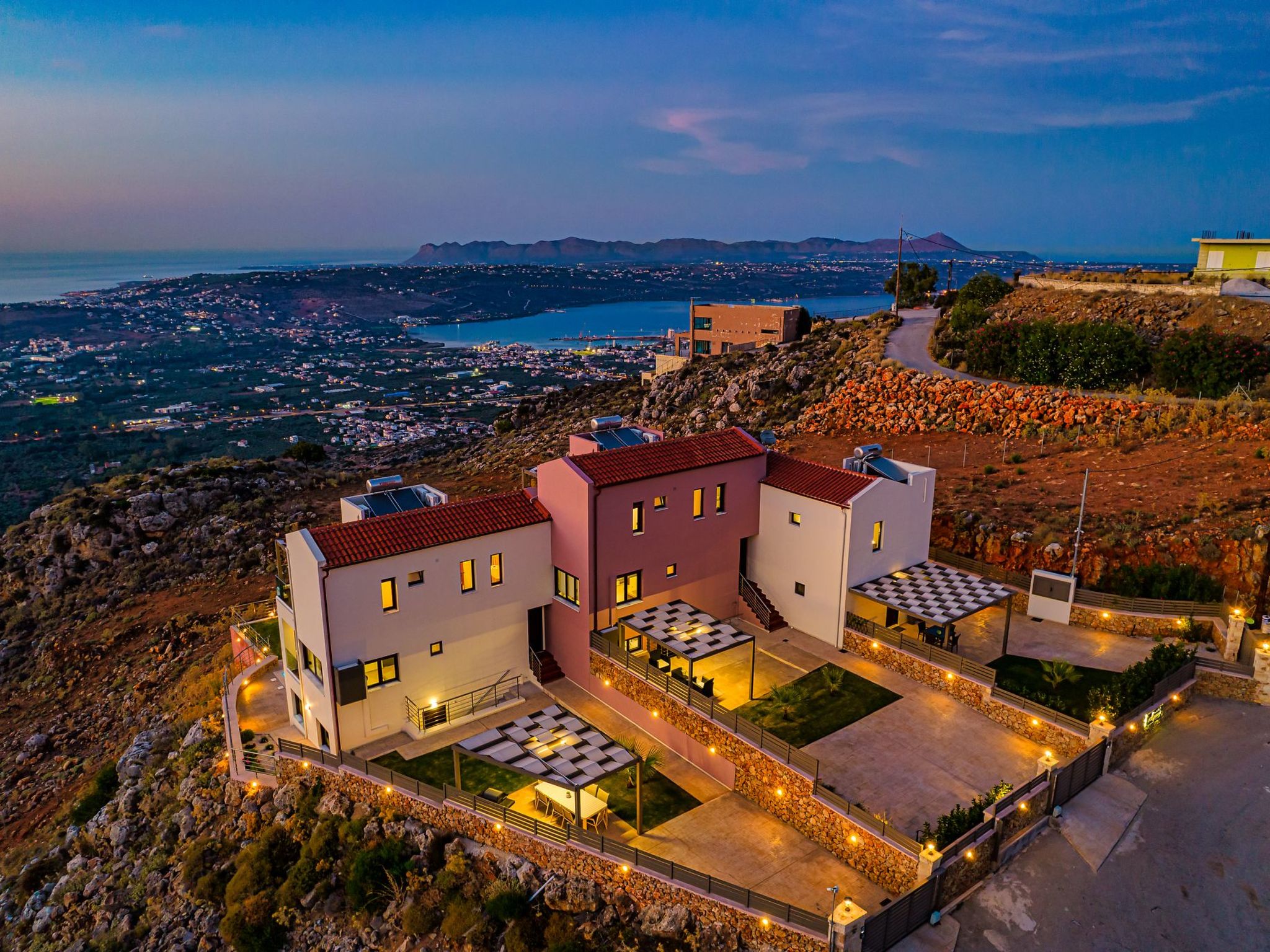 "Villa Mari" mit privatem Pool-Draußen
