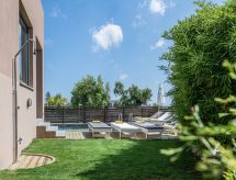 Luxe villa met verwarmd zwembad en panoramisch zeezicht in Agia Marina - thumbnail 6