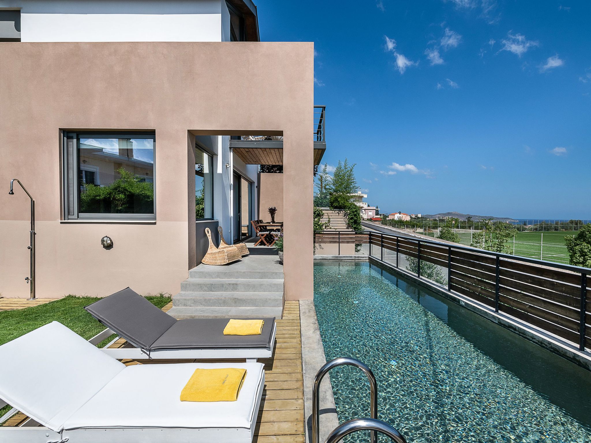 Ferienvilla mit beheiztem Pool und schöner Aussicht-Binnen