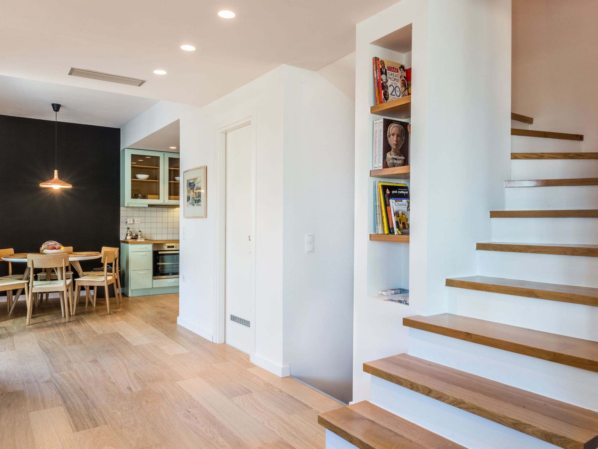 Ferienvilla mit beheiztem Pool und schöner Aussicht-Binnen