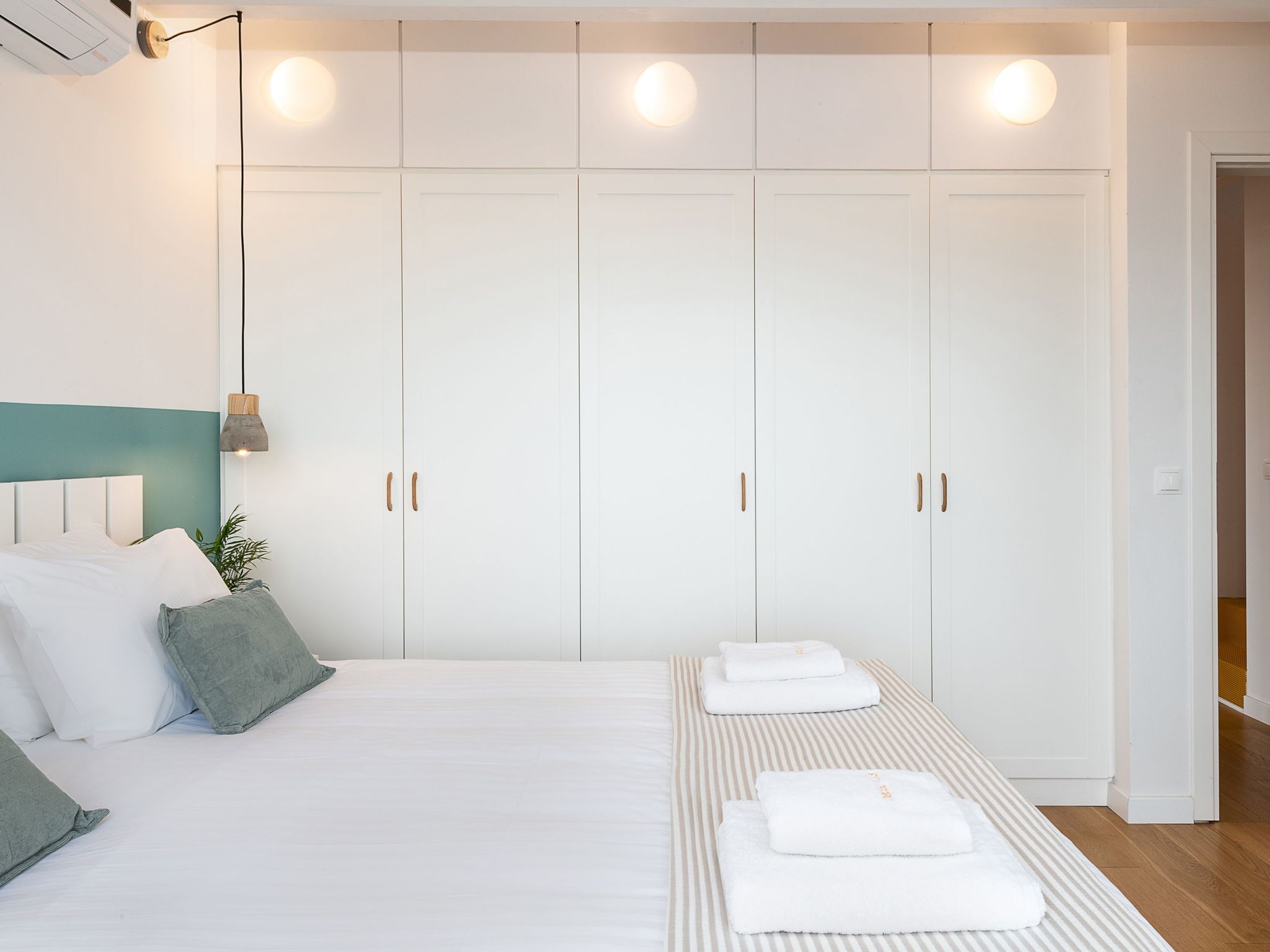 Ferienvilla mit beheiztem Pool und schöner Aussicht-Binnen