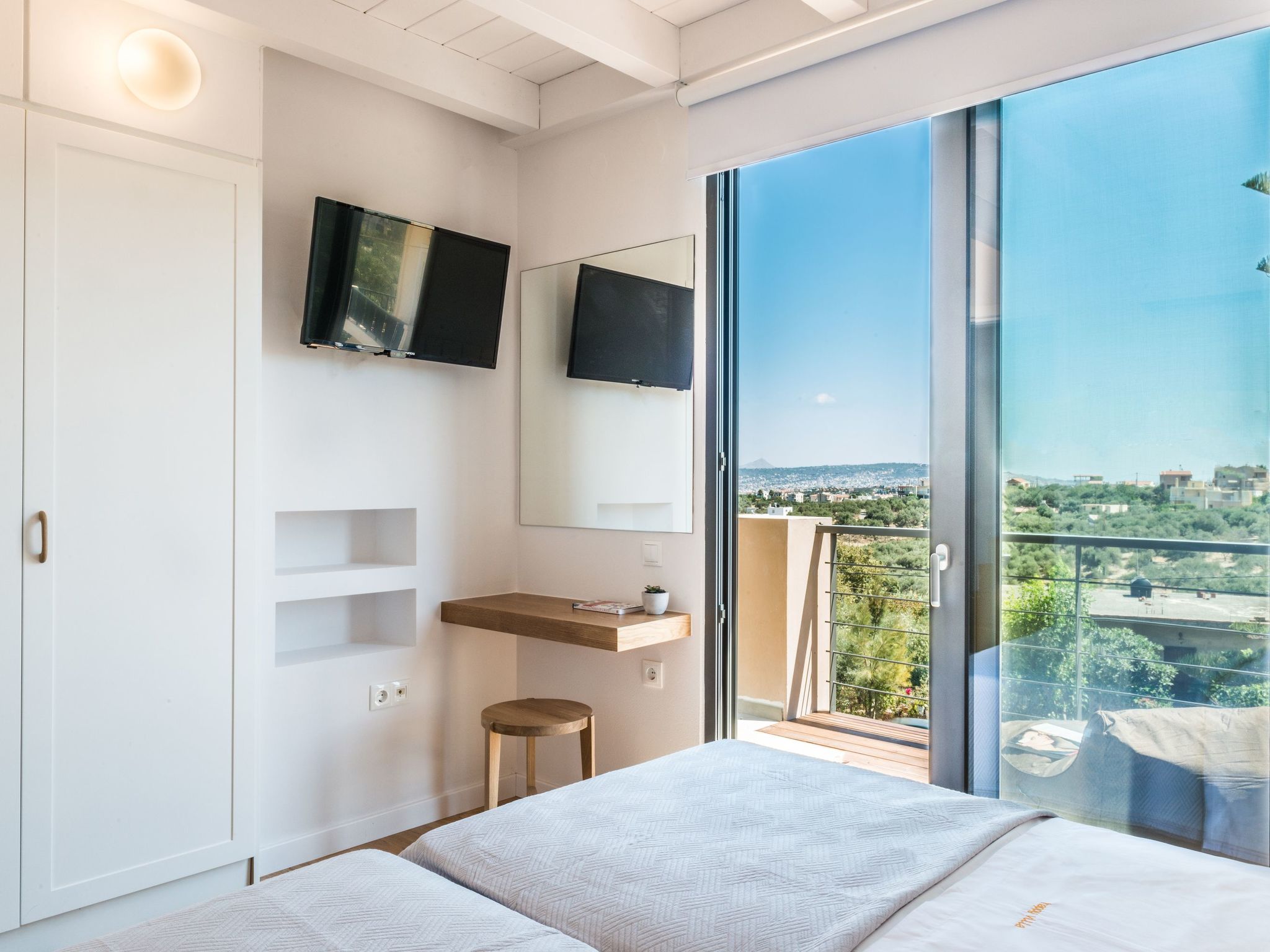 Ferienvilla mit beheiztem Pool und schöner Aussicht-Binnen