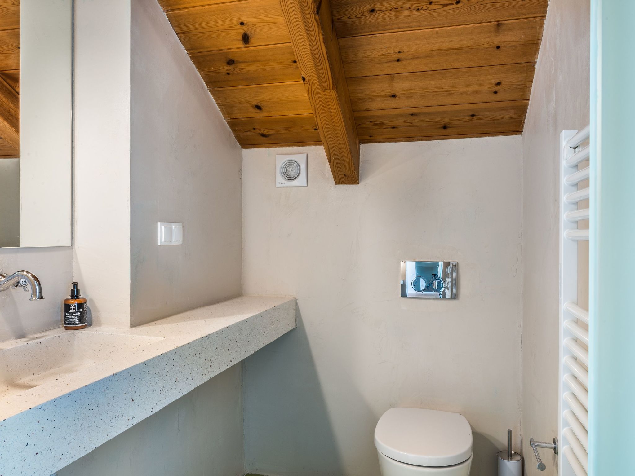 Ferienvilla mit beheiztem Pool und schöner Aussicht-Binnen