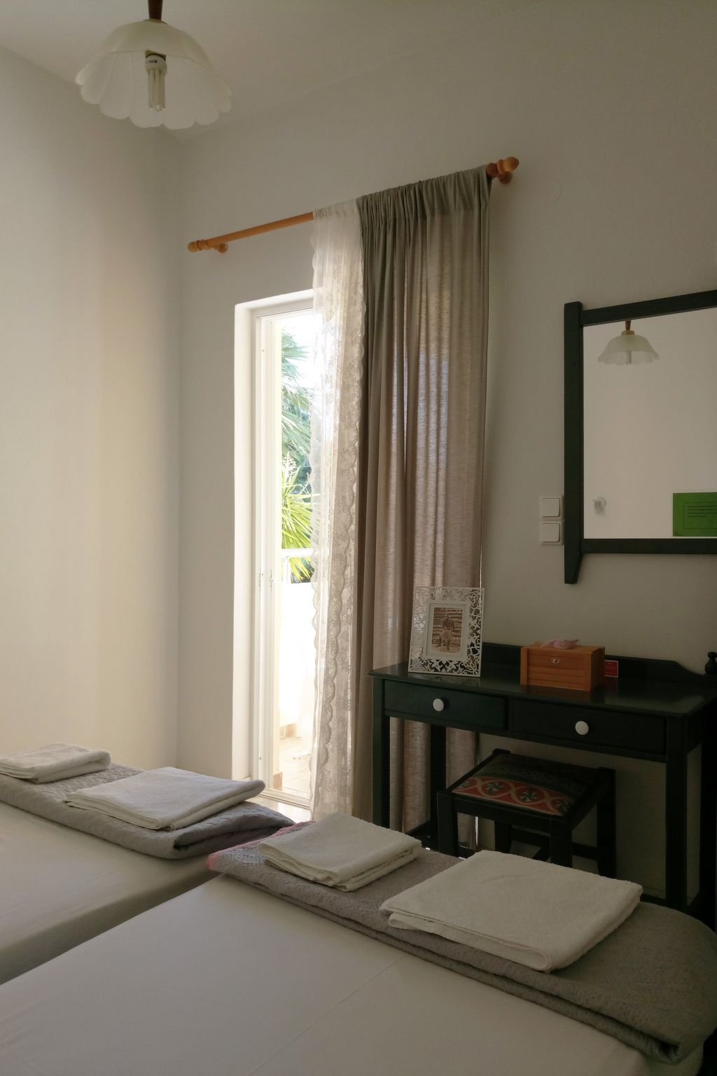 Zinovia Studio mit Balkon-Drinnen