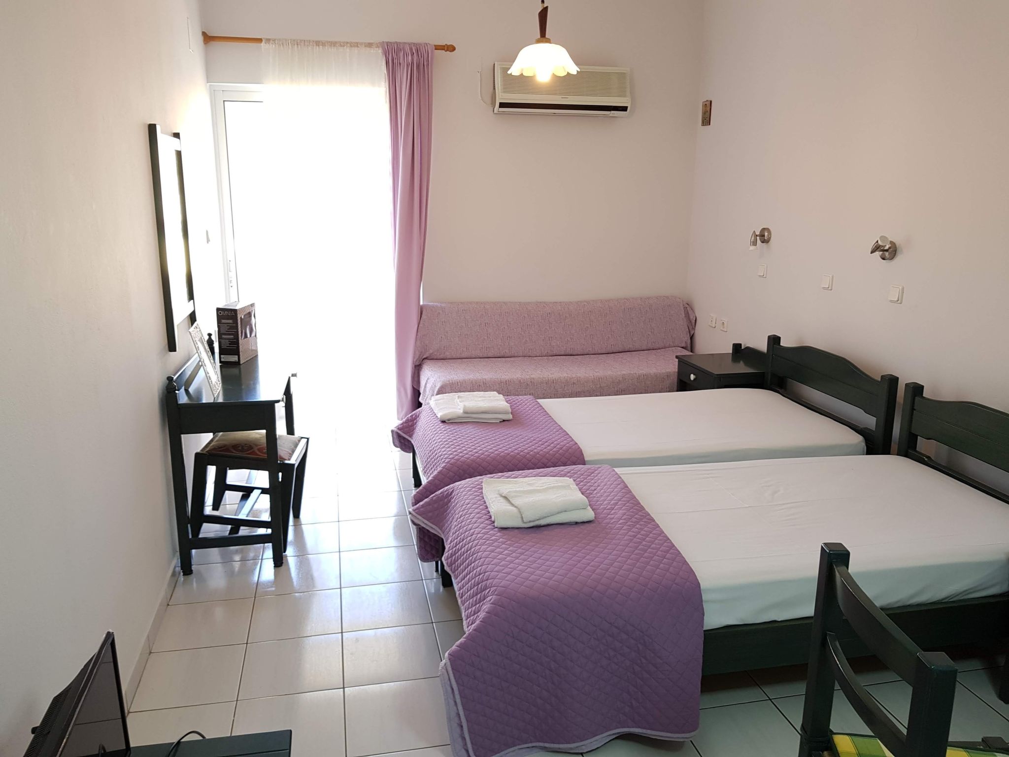 Zinovia Studio mit Balkon-Image-tags.info