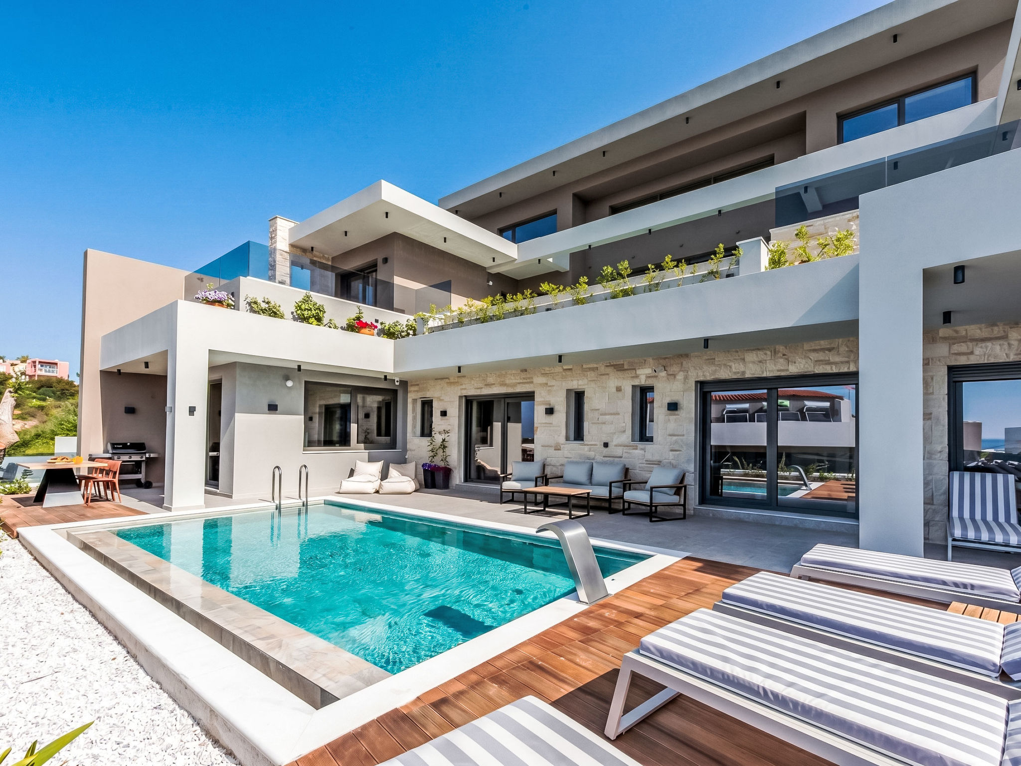 Villa Luna - 100m zum Meer und ''Free'' Beheizter Pool — view 1 of 51