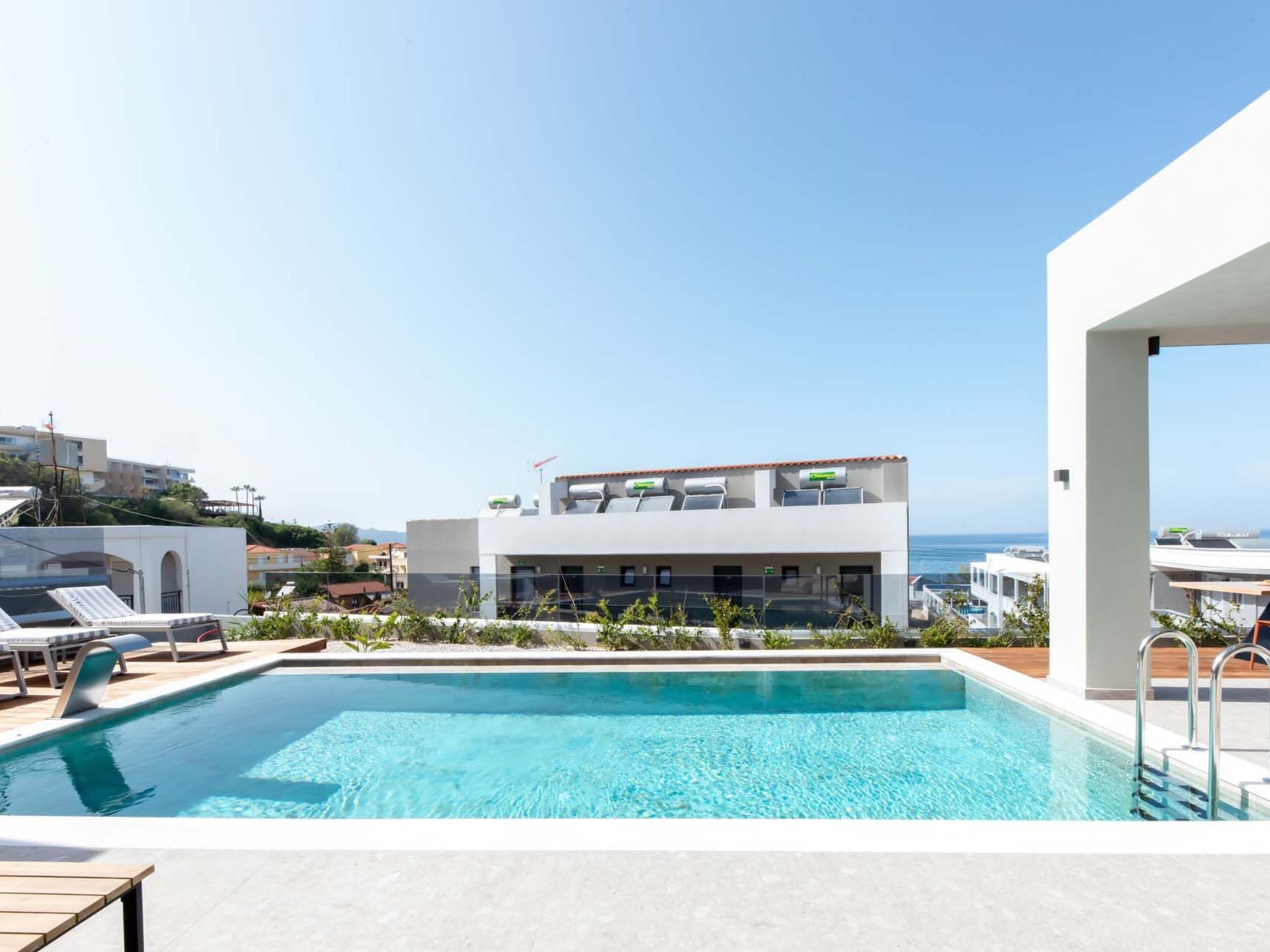 Villa Luna - 100m zum Meer und ''Free'' Beheizter Pool-Binnen