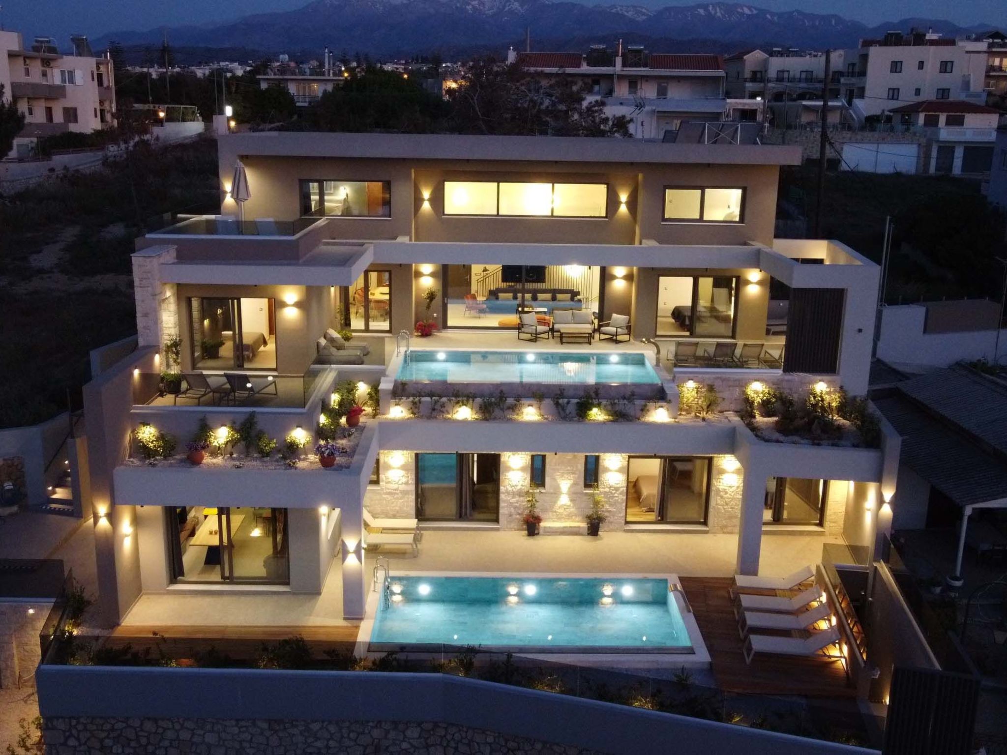 Villa Luna - 100m zum Meer und ''Free'' Beheizter Pool-Binnen