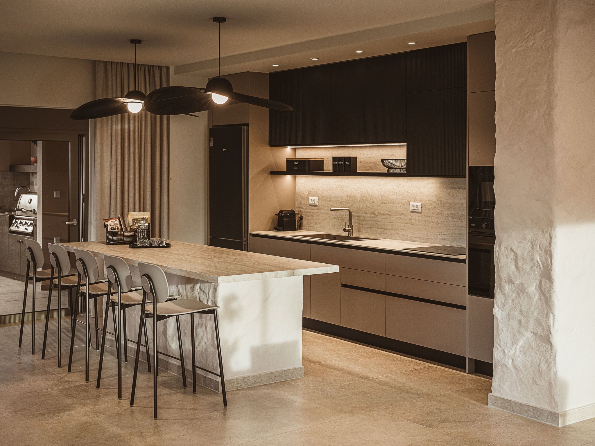 Villa Agali - ''Freier'' beheizter Pool, 70m zum Meer-Binnen