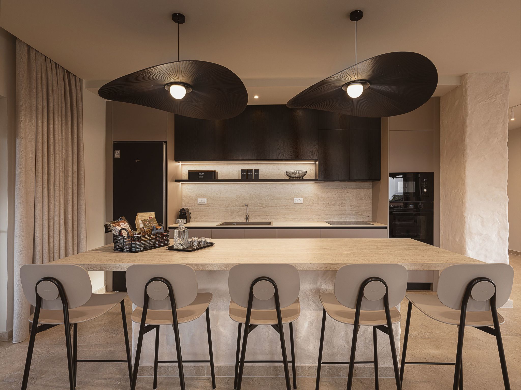 Villa Agali - ''Freier'' beheizter Pool, 70m zum Meer-Binnen